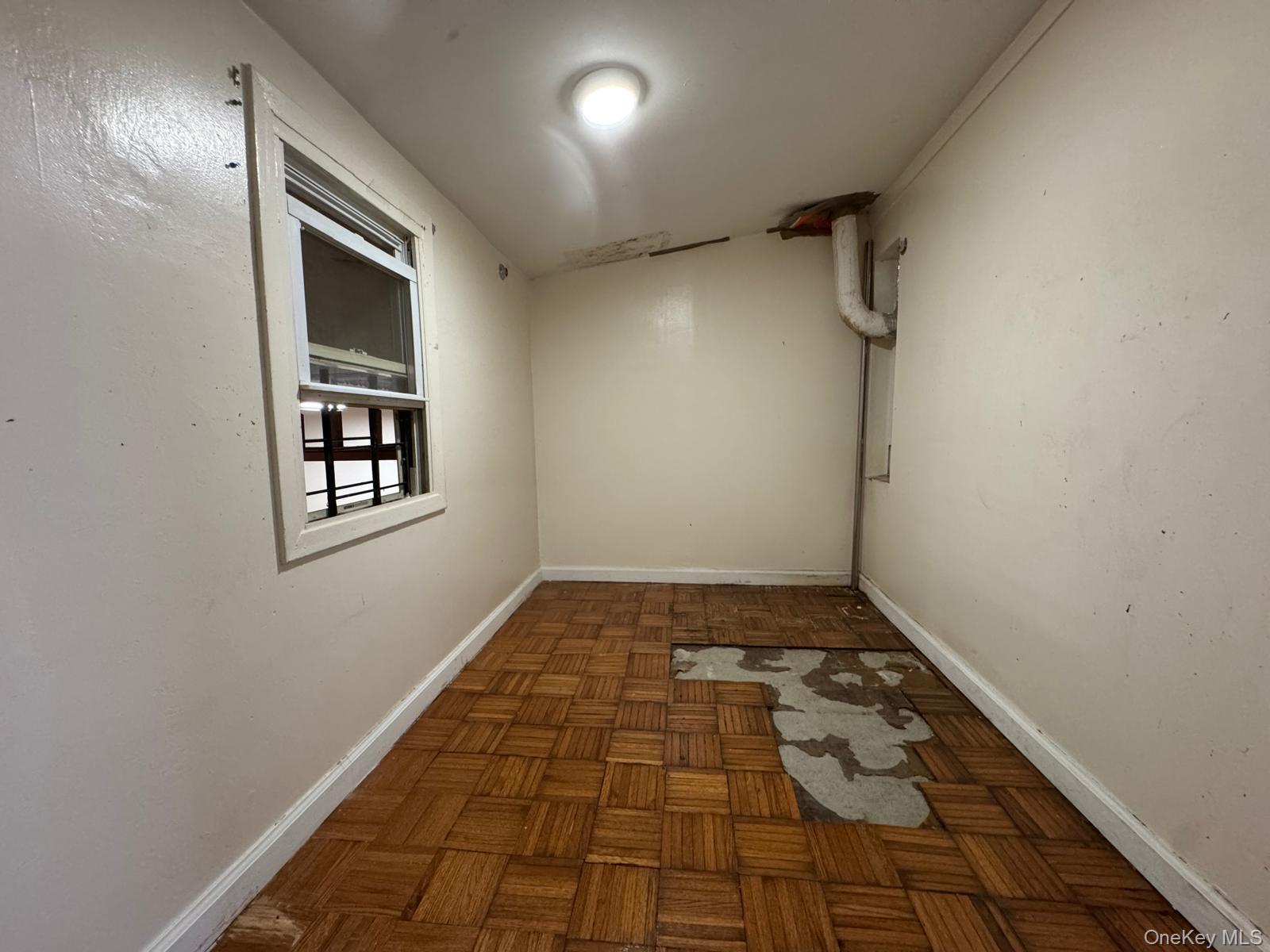 590 Elton Street Property Photo 17