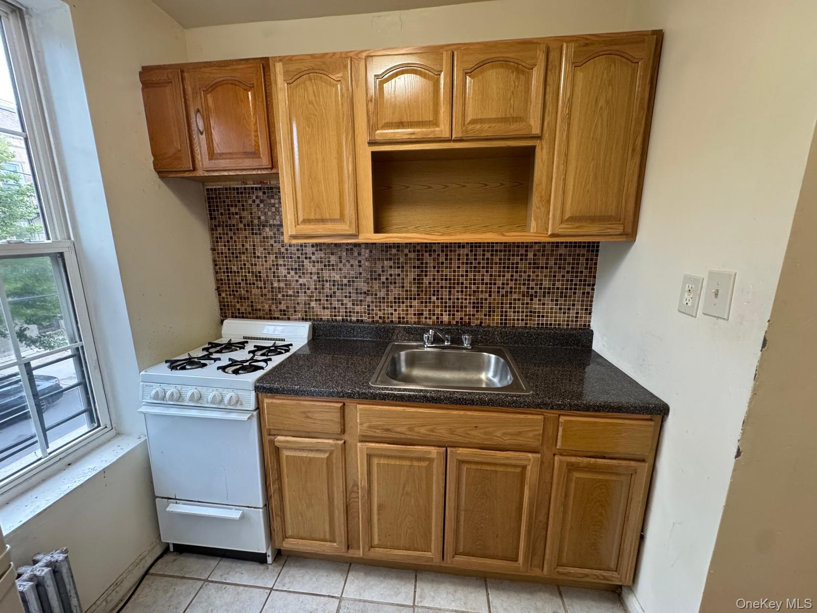 590 Elton Street Property Photo 20