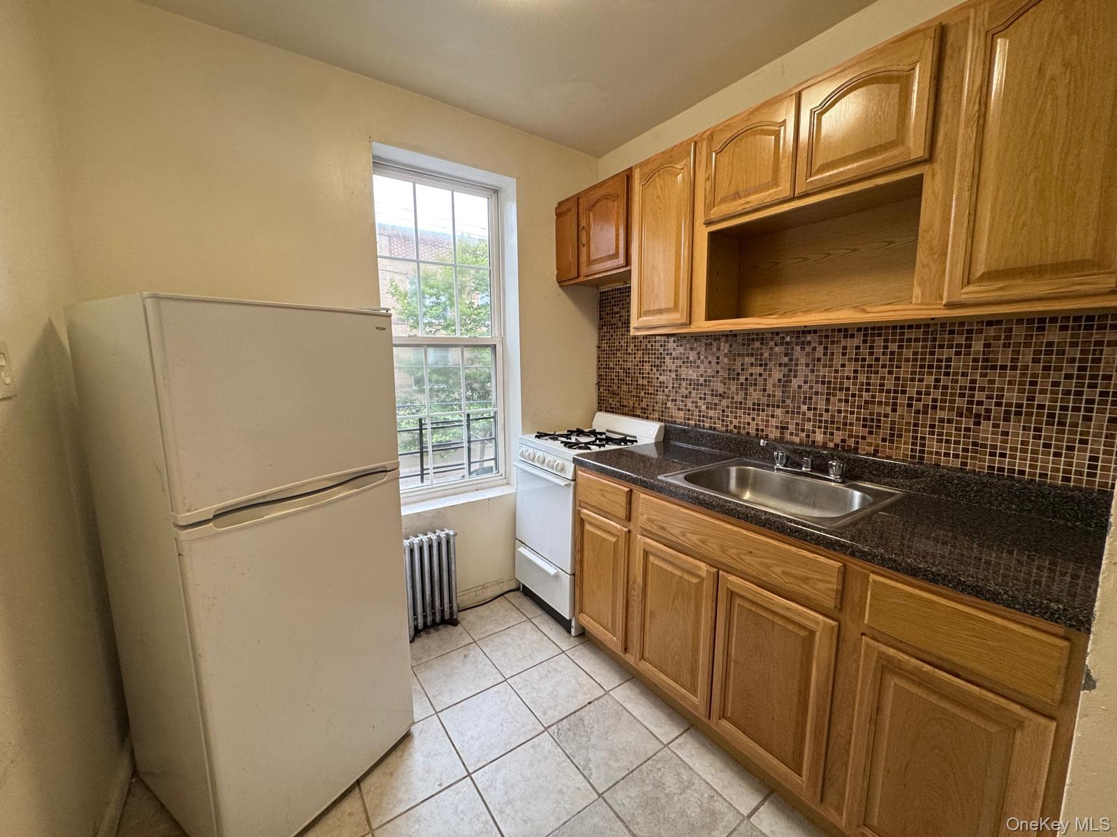 590 Elton Street Property Photo 21