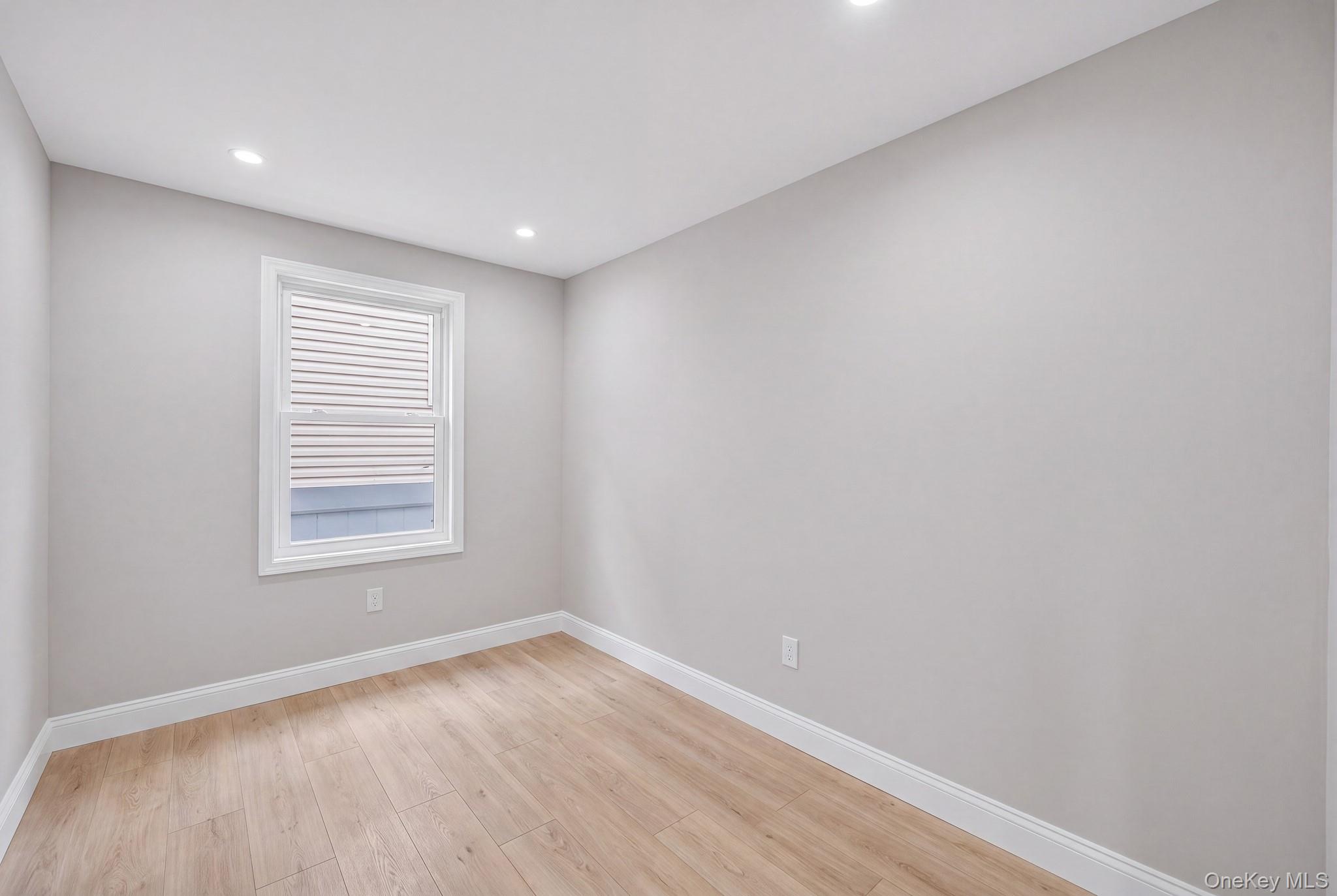 718 E 99th Street Property Photo 5