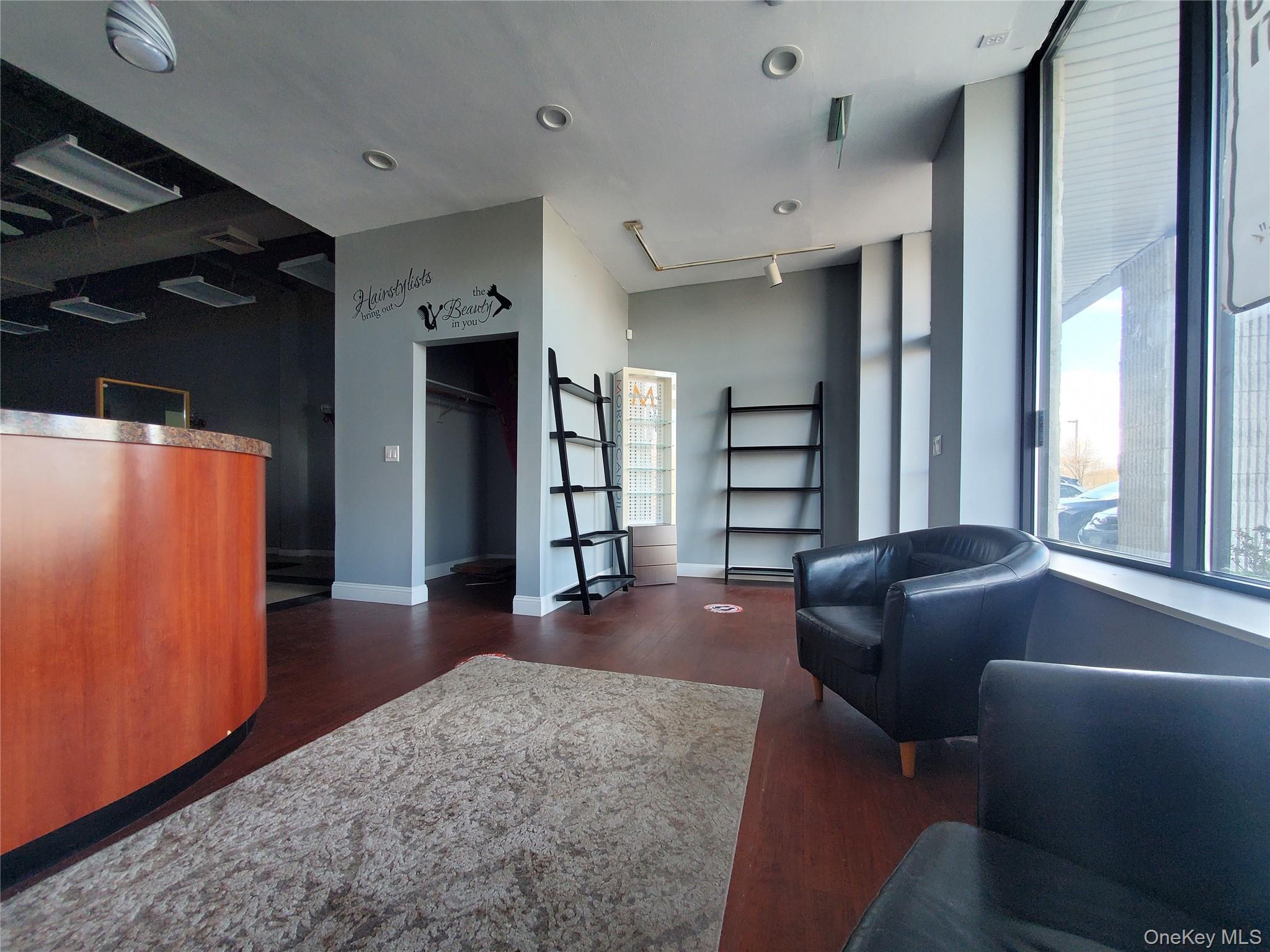 4846 Sunrise Highway 4846 Property Photo 3