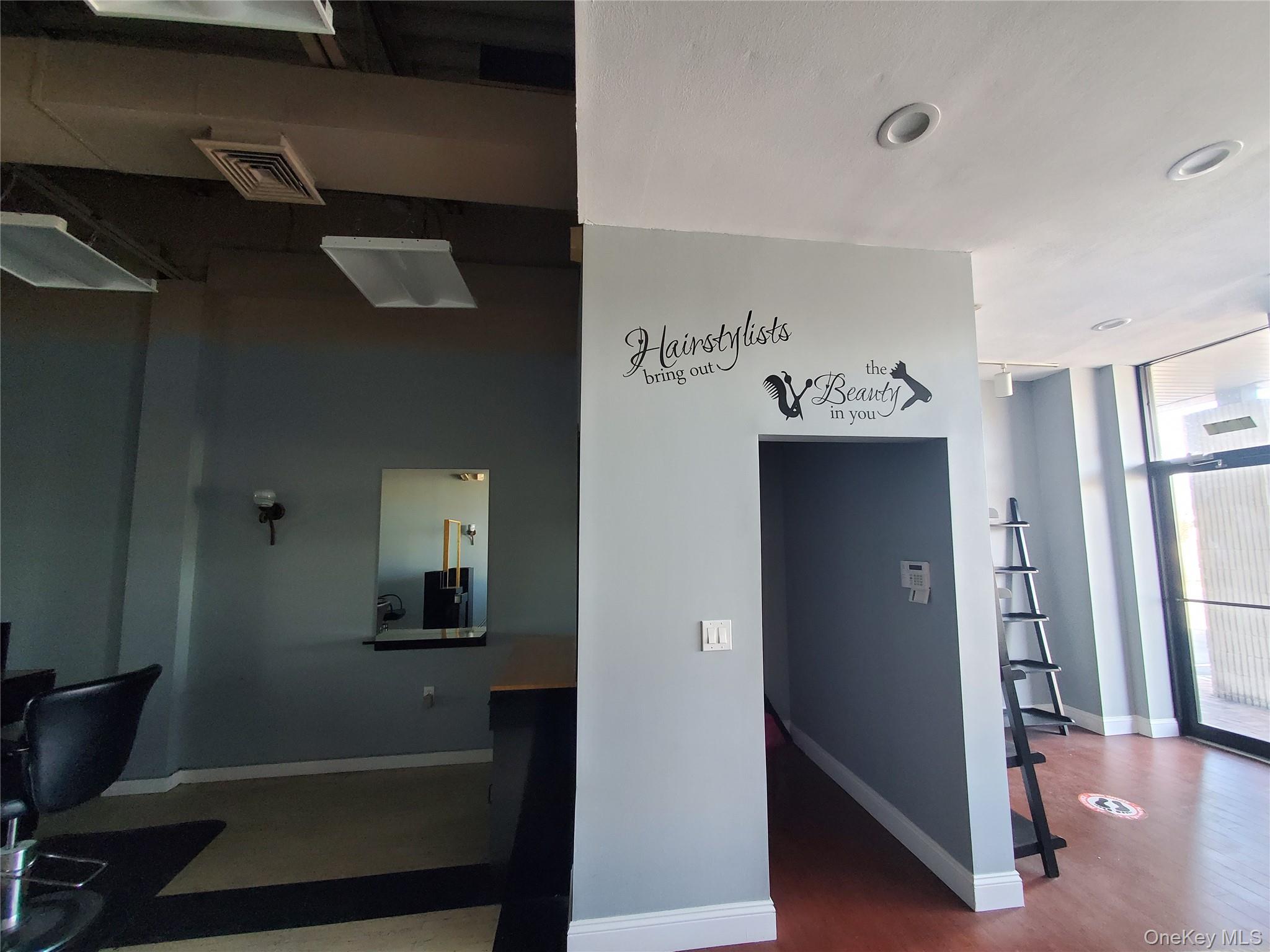 4846 Sunrise Highway 4846 Property Photo 5