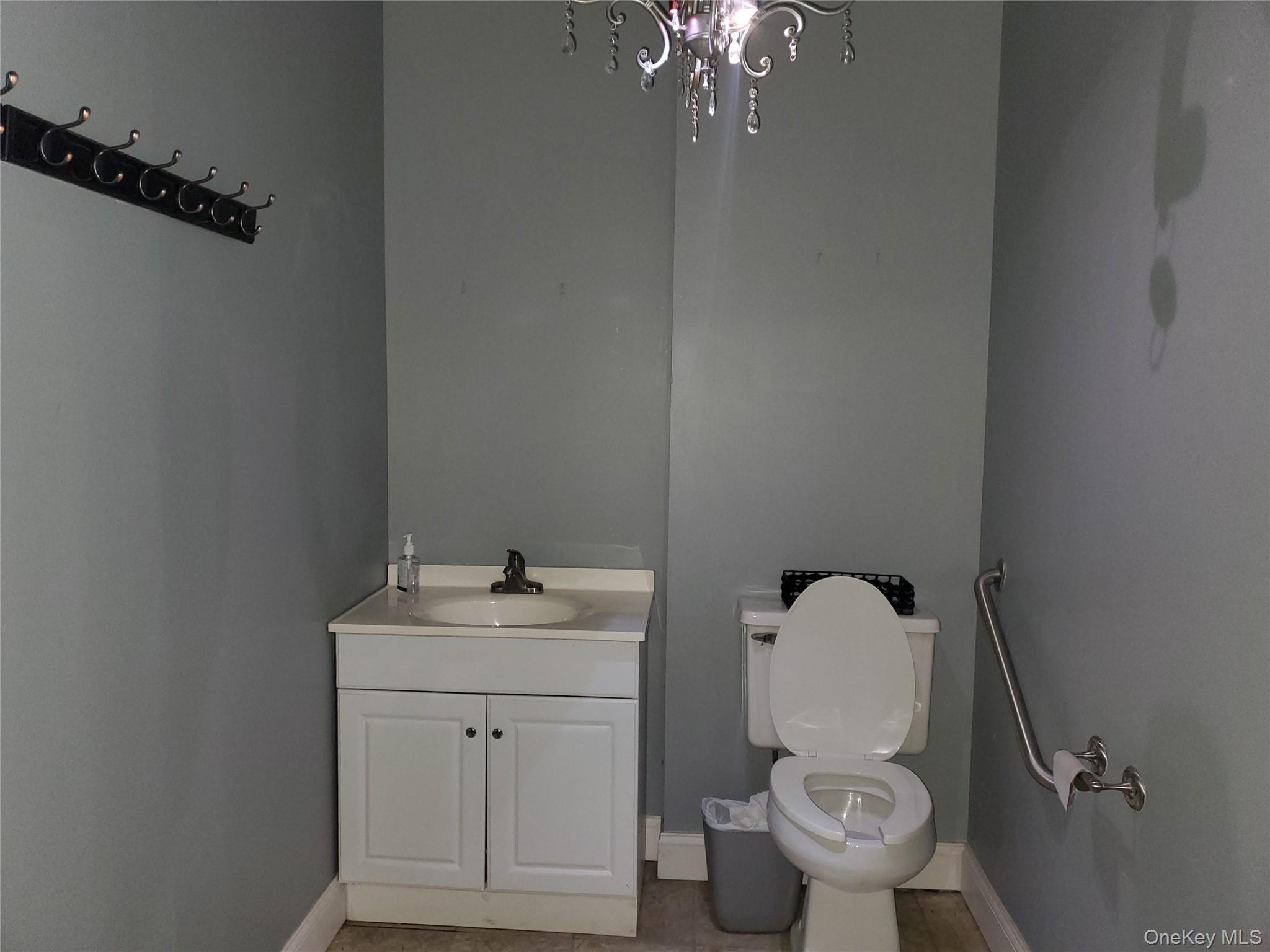 4846 Sunrise Highway 4846 Property Photo 11