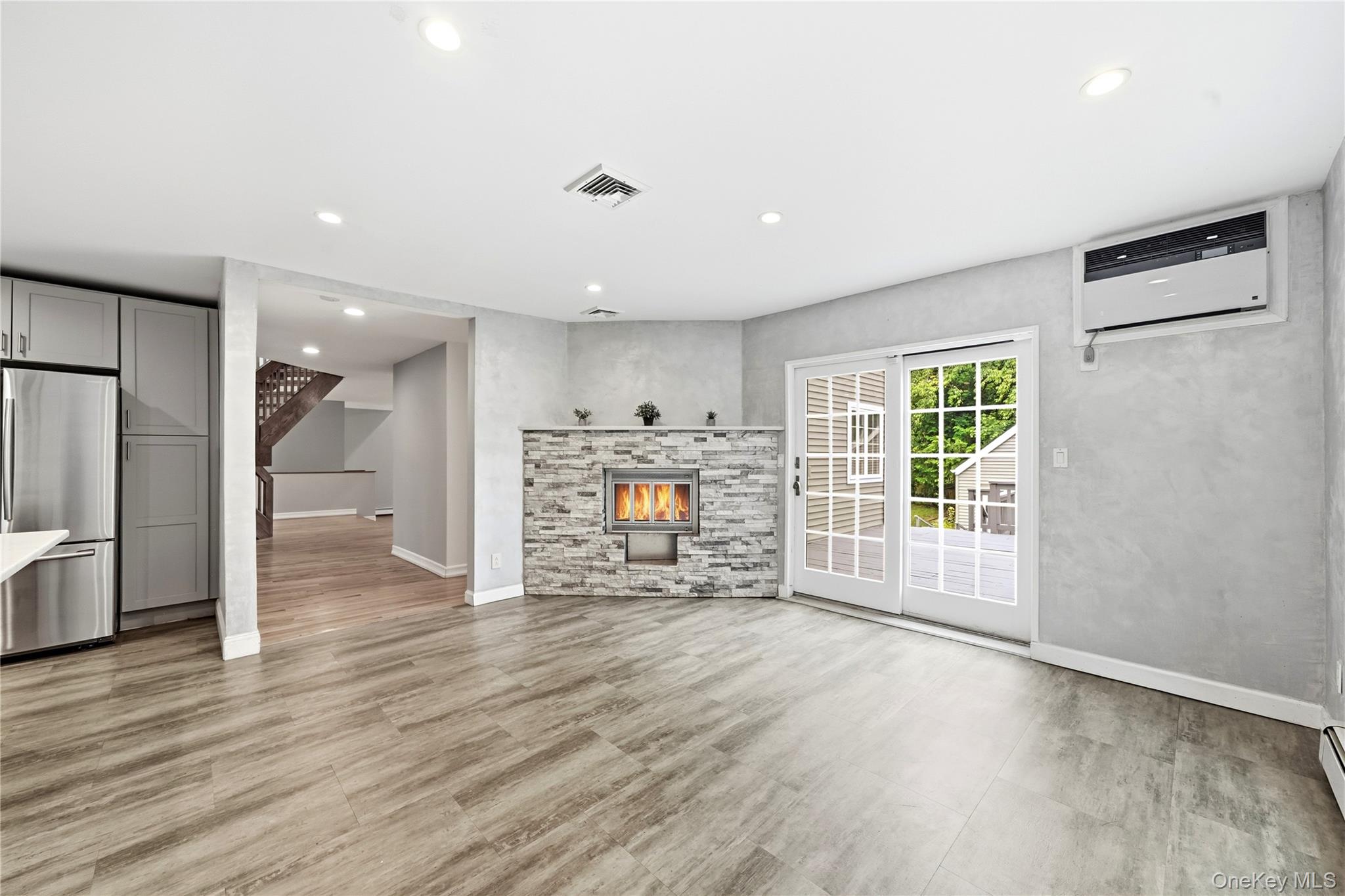 9 Addison Lane Property Photo 12