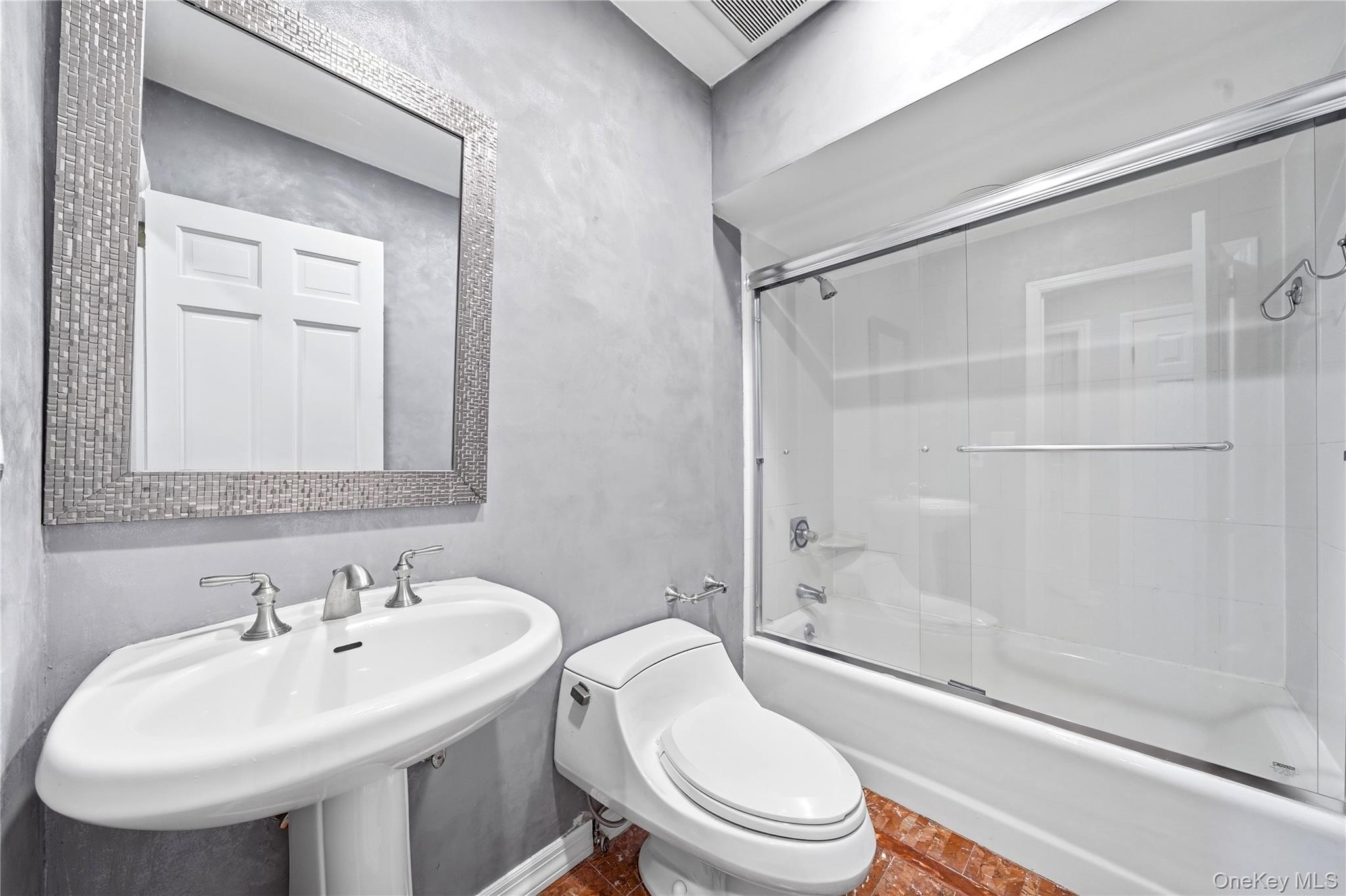 9 Addison Lane Property Photo 15