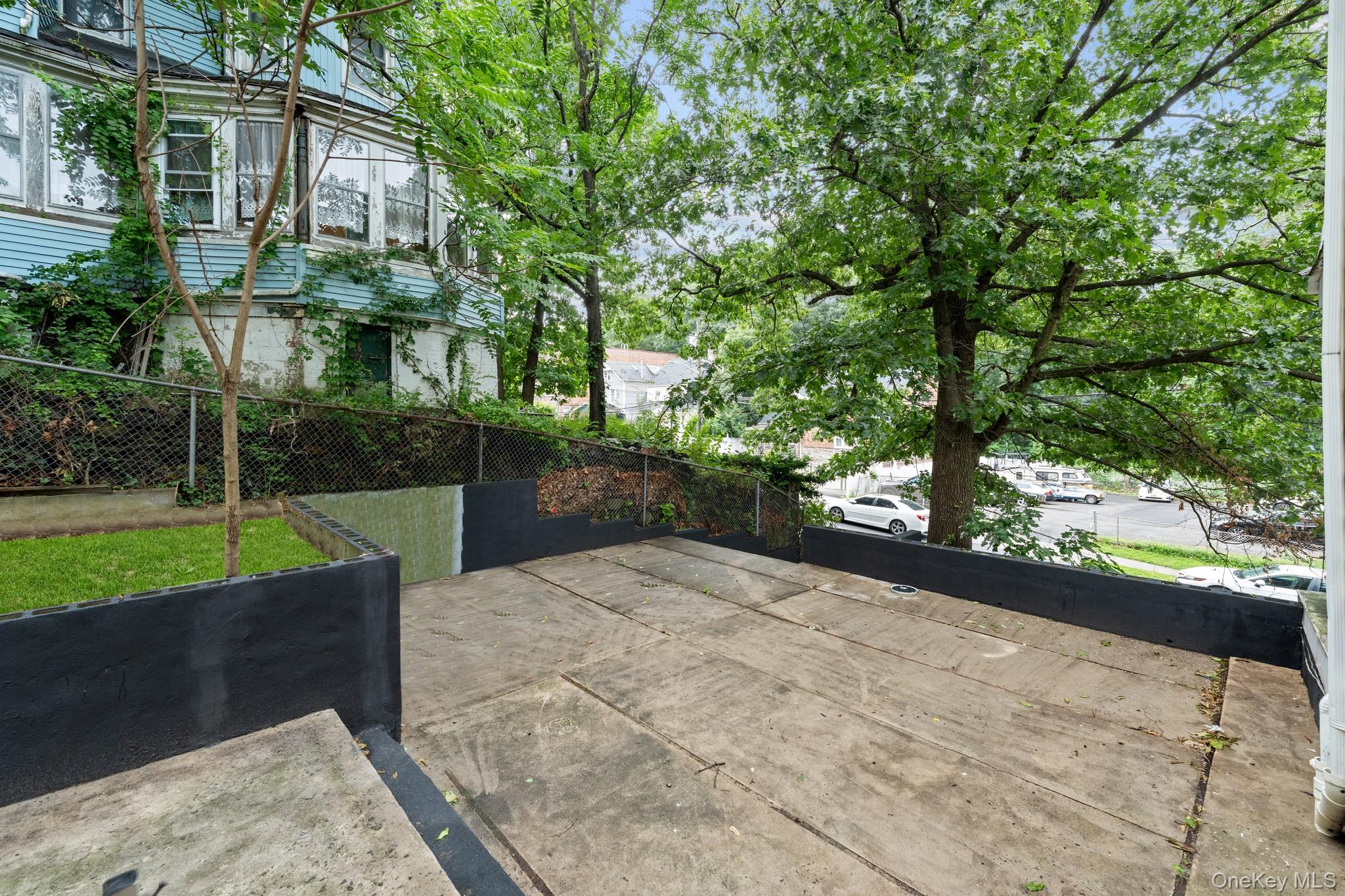 125 Caryl Avenue Property Photo 9