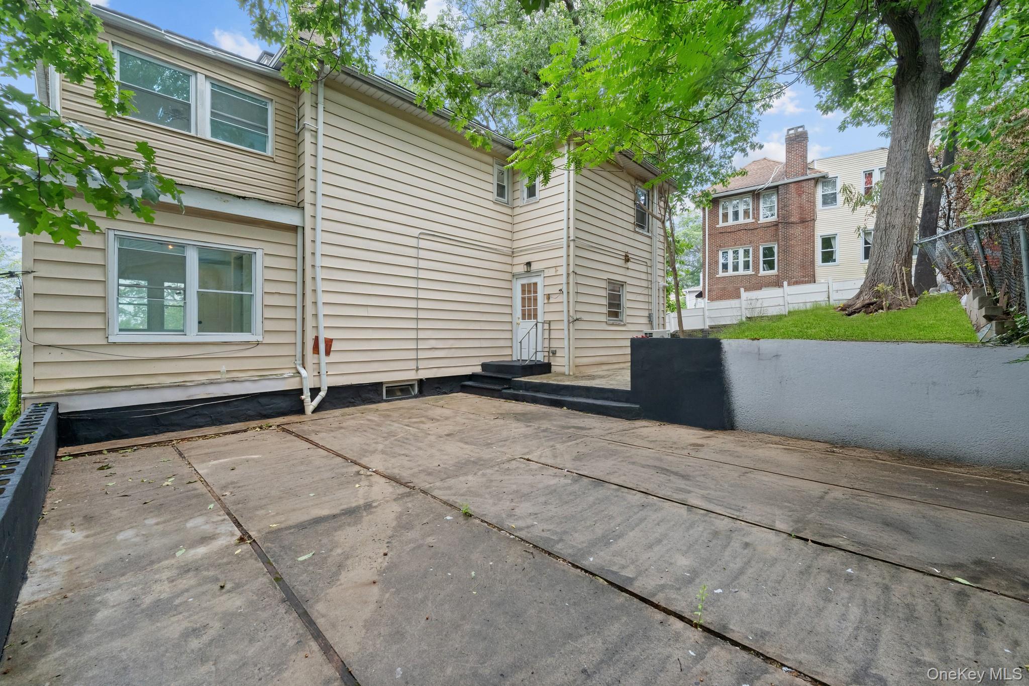 125 Caryl Avenue Property Photo 10