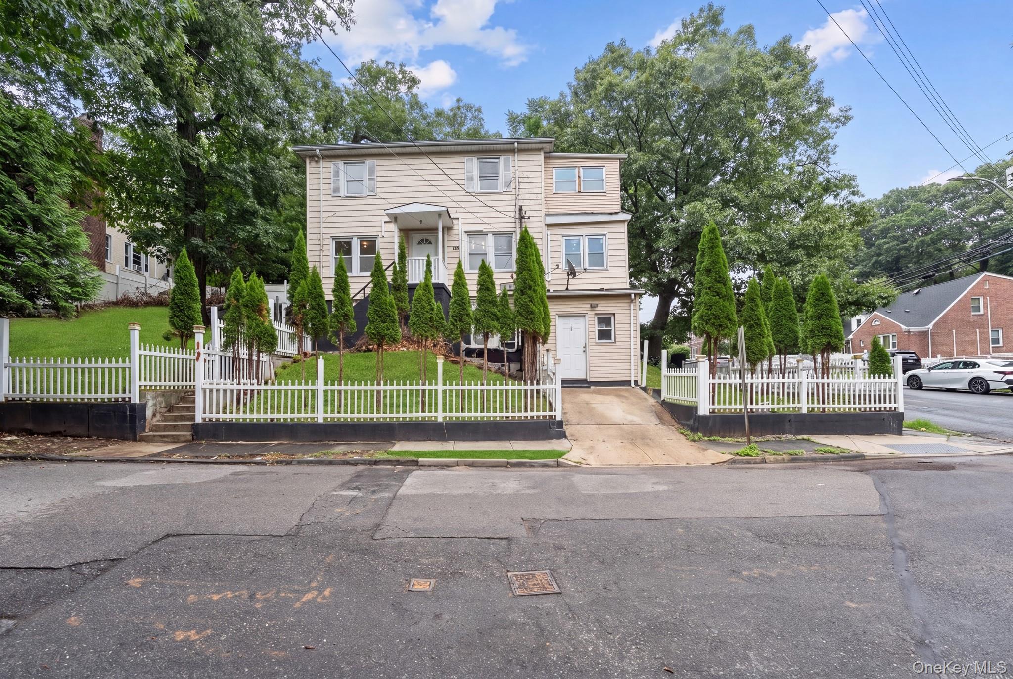 125 Caryl Avenue Property Photo 11