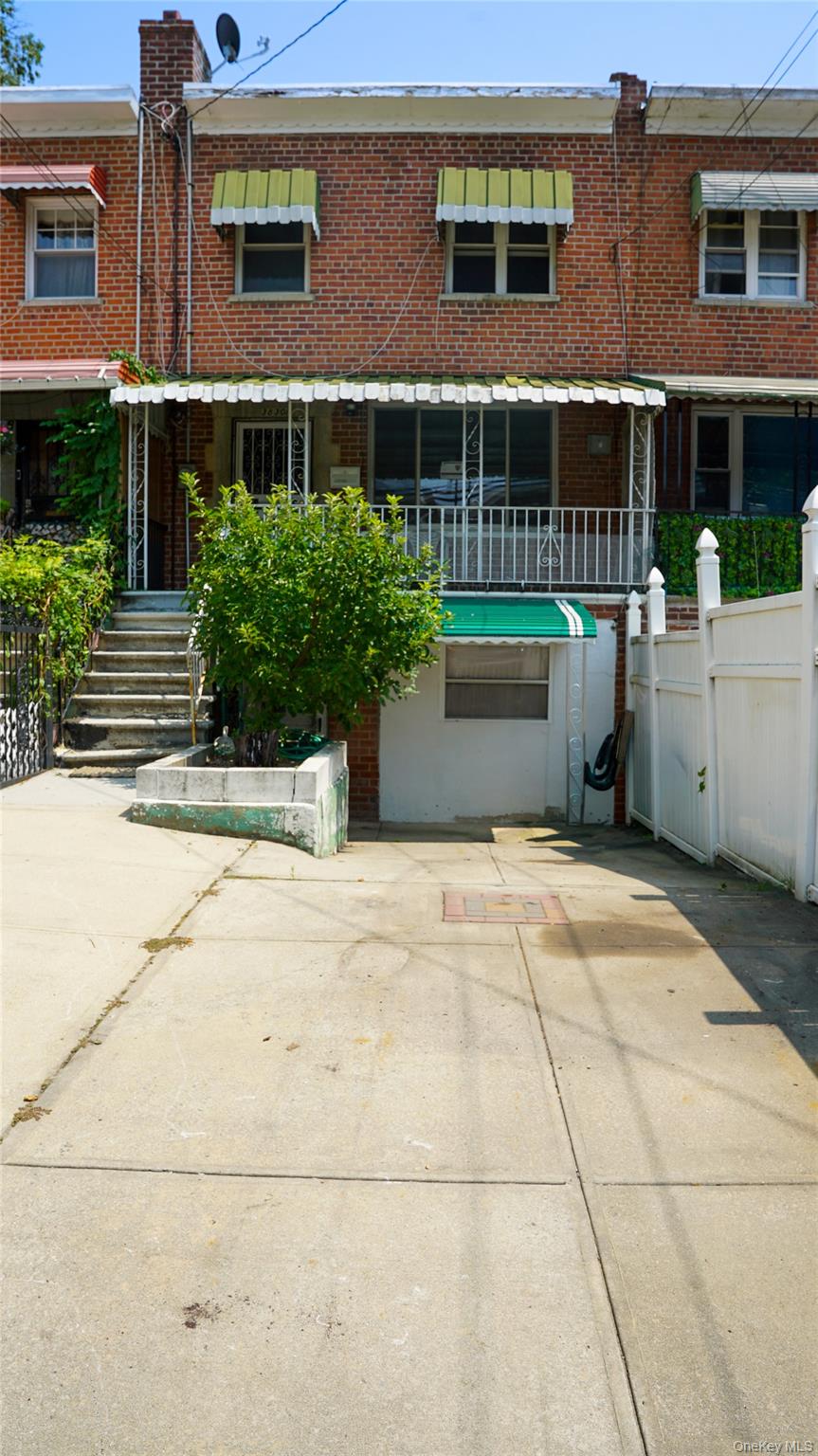 3830 Barnes Avenue Property Photo 2