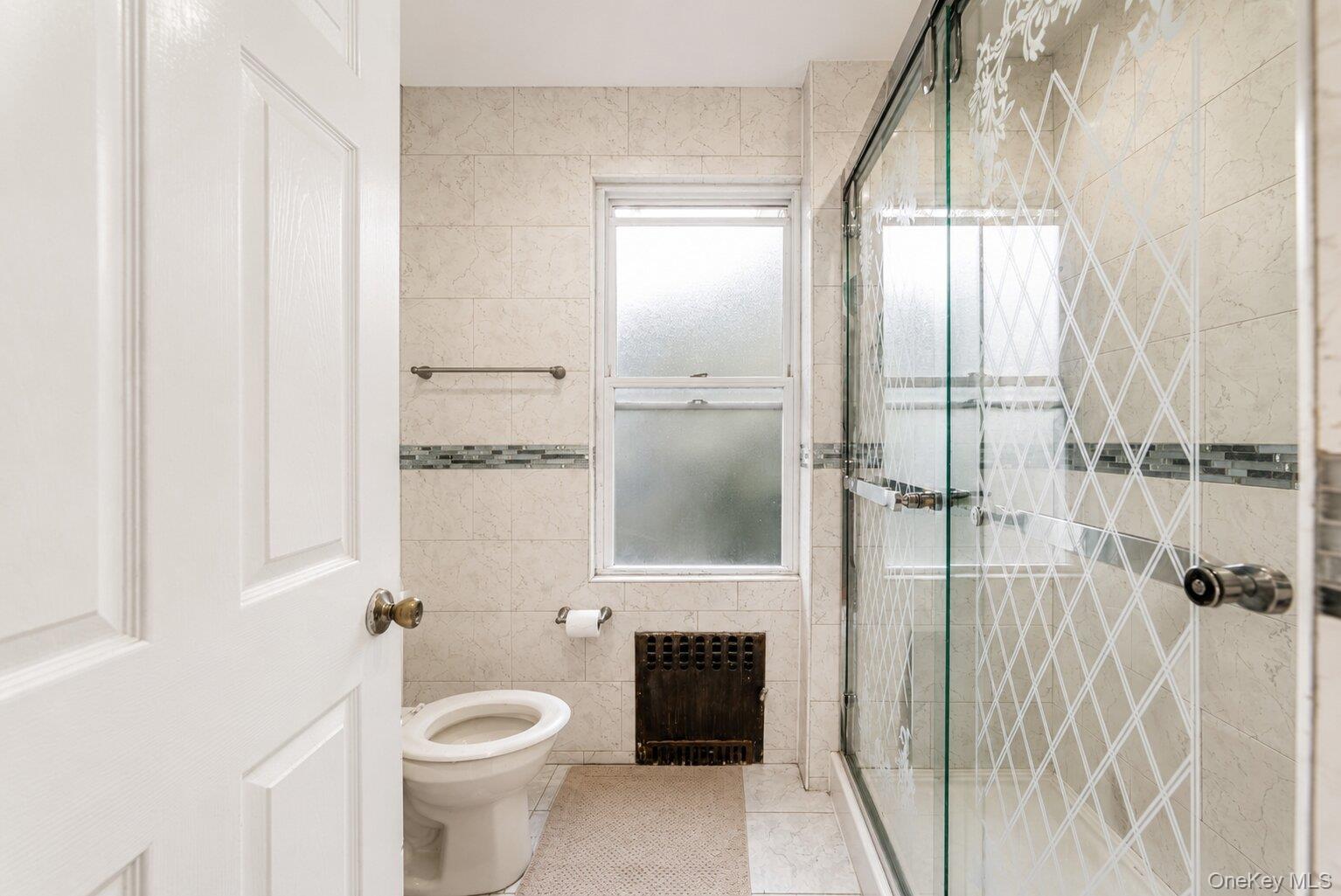 258-10 87th Road Property Photo 8