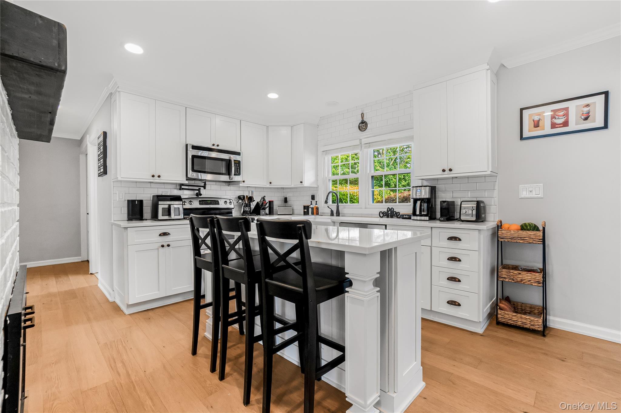 93 Duckpond Drive Property Photo 4