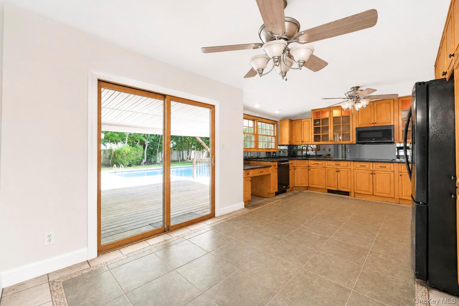 10 Aron Drive Property Photo 8