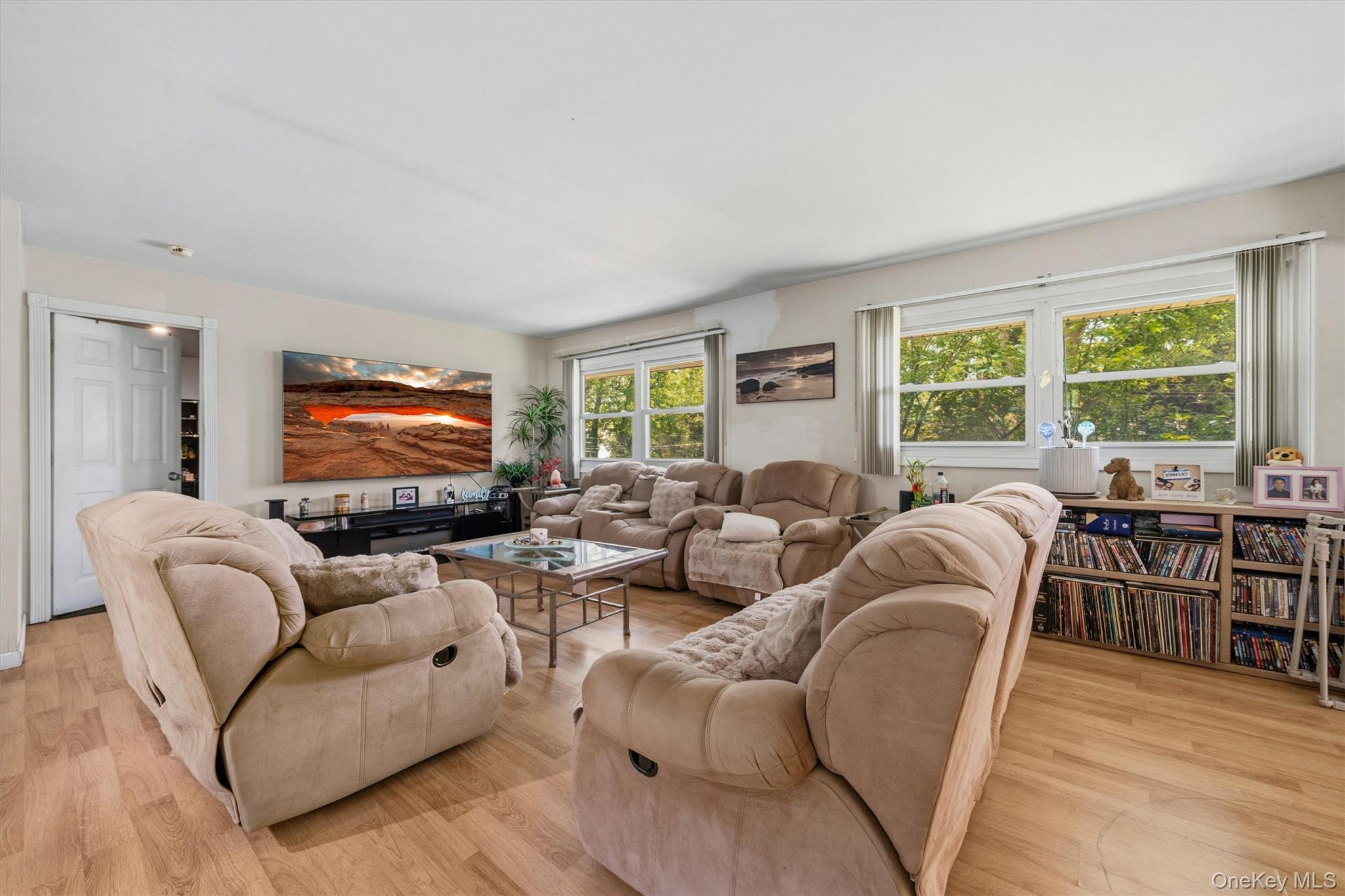 358 Lake Shore Drive Property Photo 9