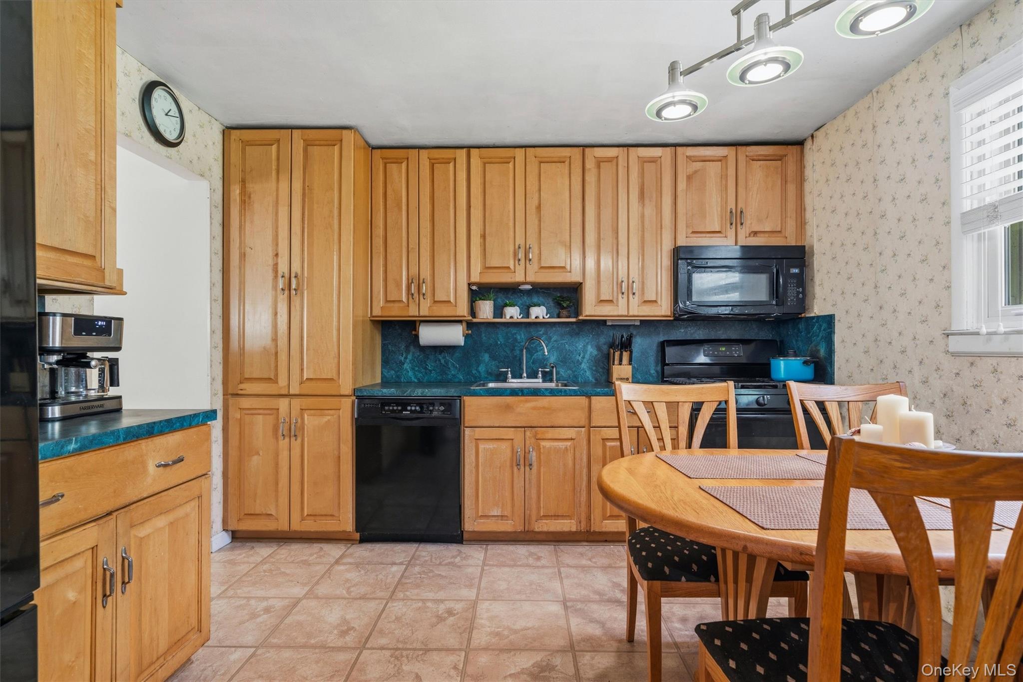 358 Lake Shore Drive Property Photo 16