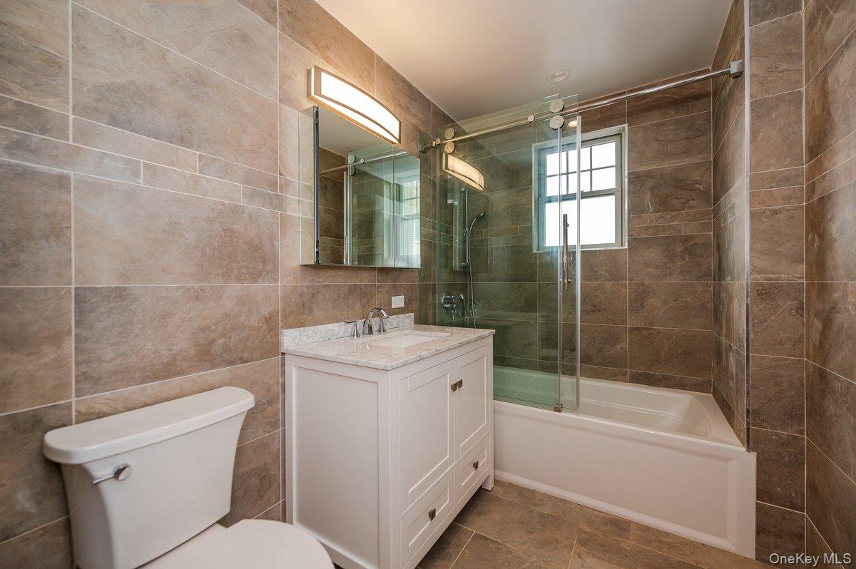 661 W Broadway 504 Property Photo 21