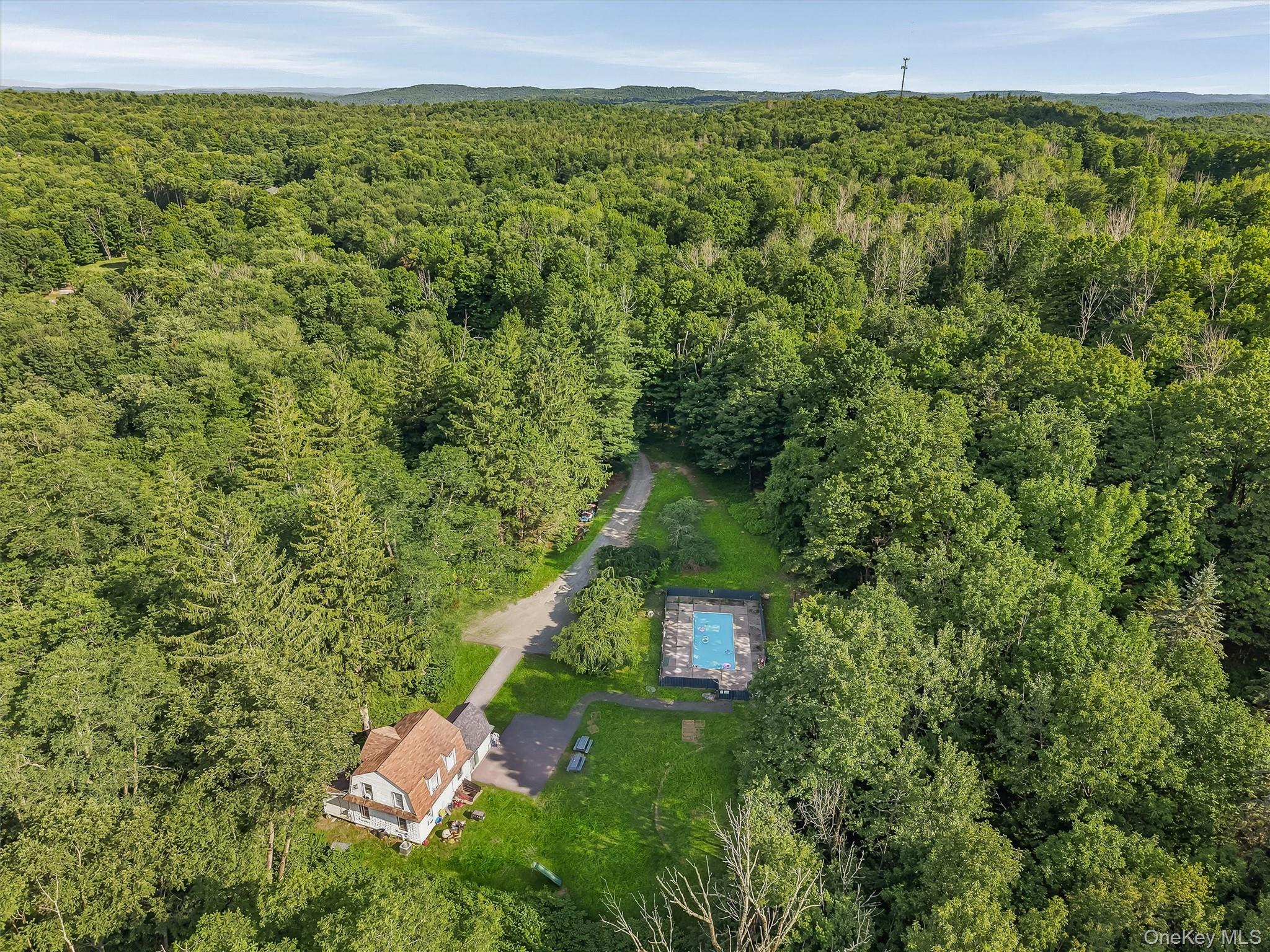 412 Old Monticello Road Property Photo 1