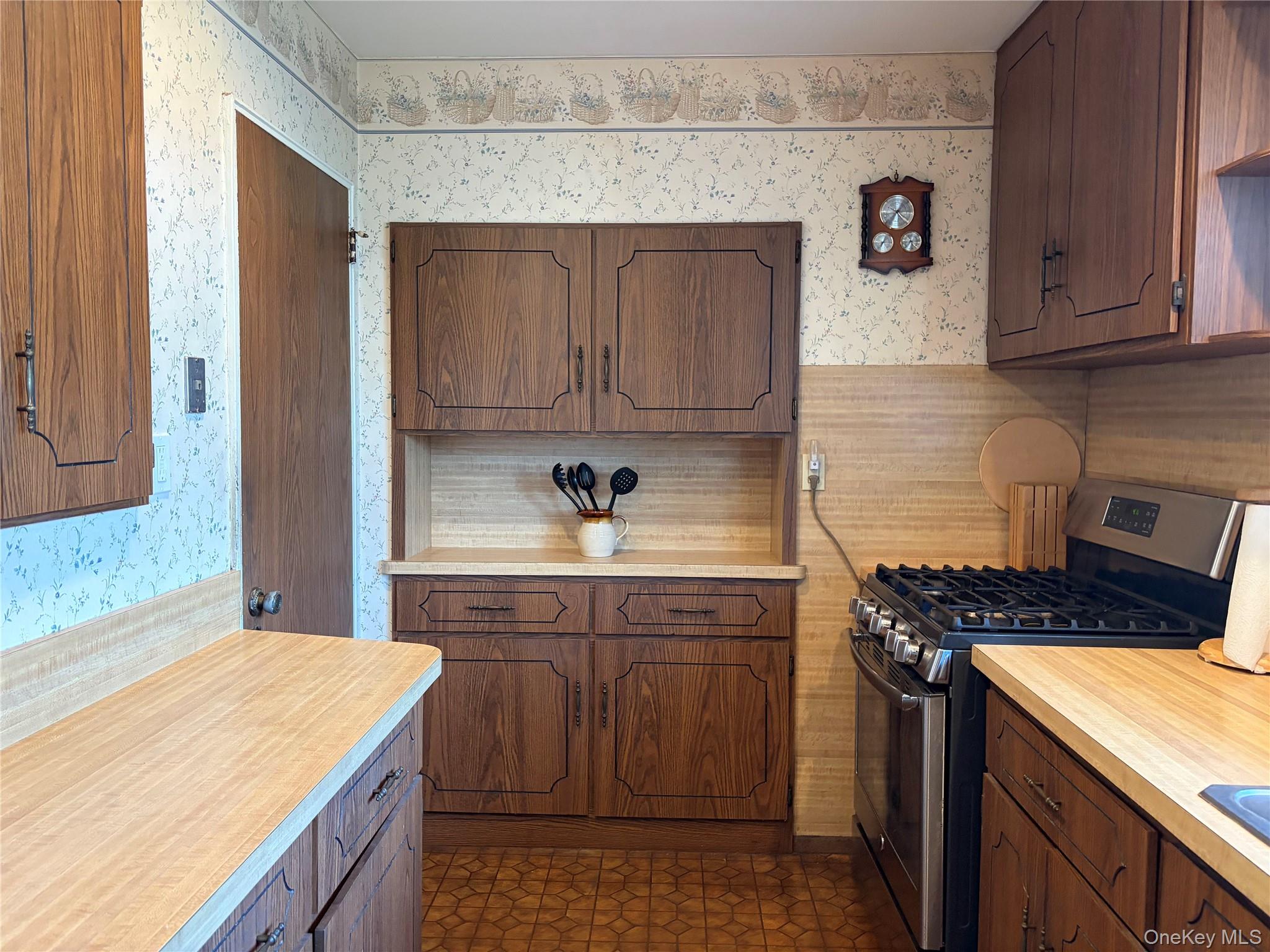 46 Margaret Drive Property Photo 4
