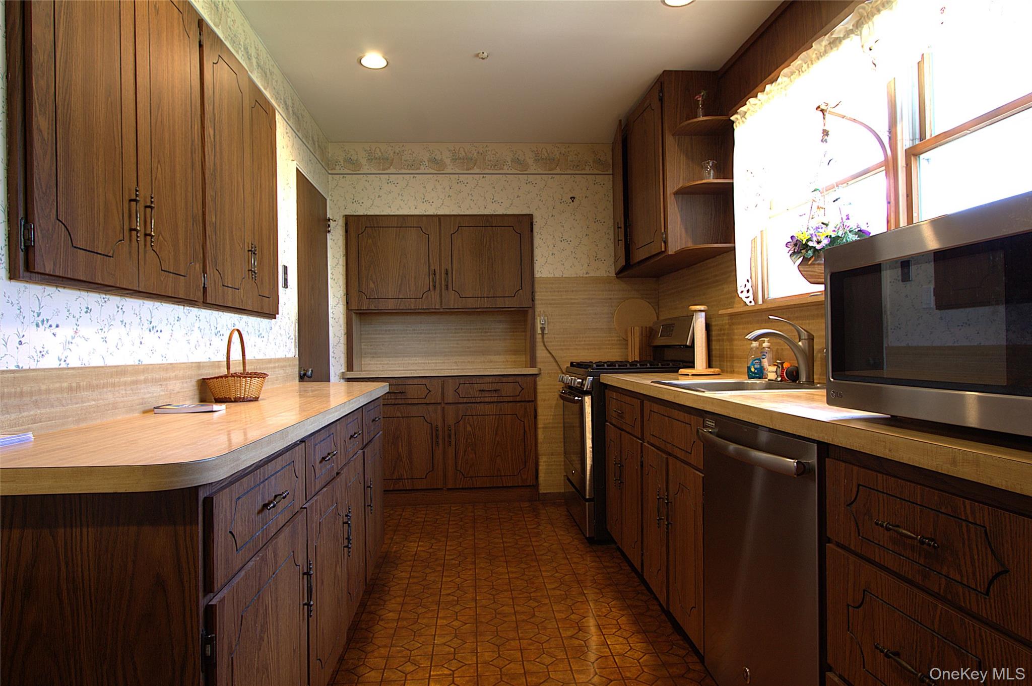 46 Margaret Drive Property Photo 5