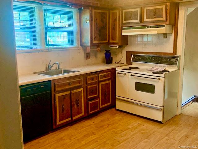 330 E Devonia Avenue Property Photo 8