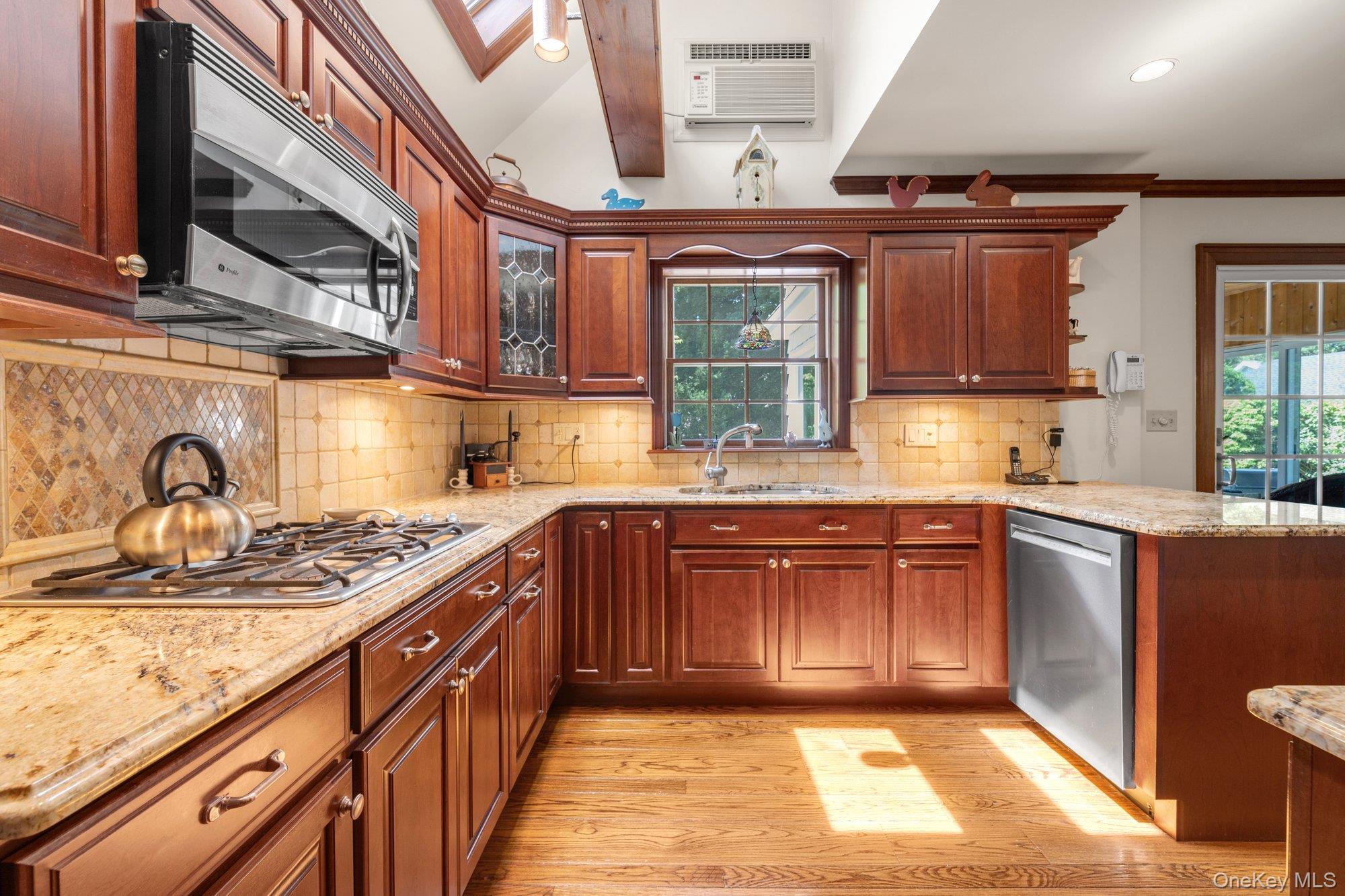 44 Fern Street Property Photo 6