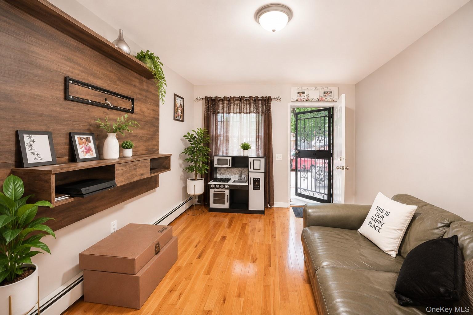 1140 Willoughby Avenue Property Photo 3