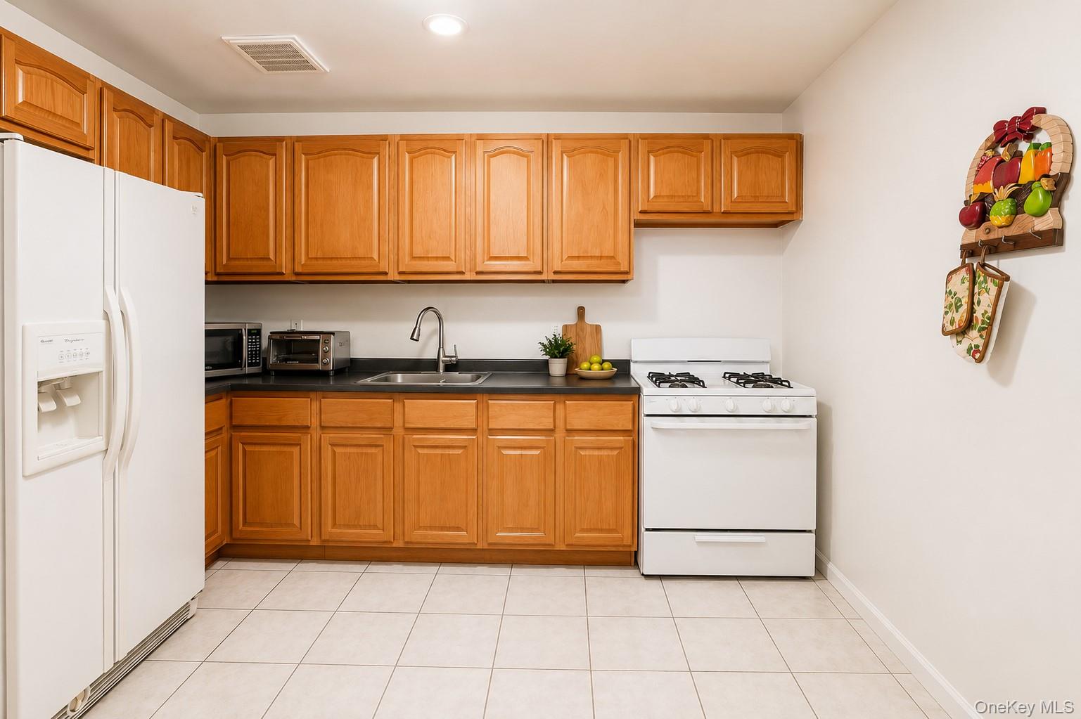 1140 Willoughby Avenue Property Photo 25