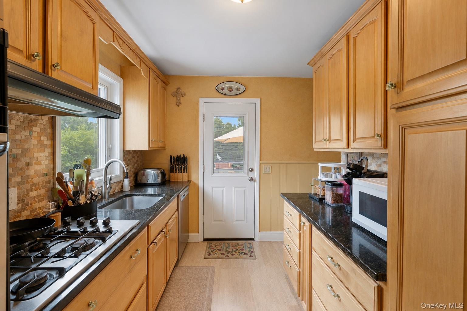 11 5th Street Property Photo 15