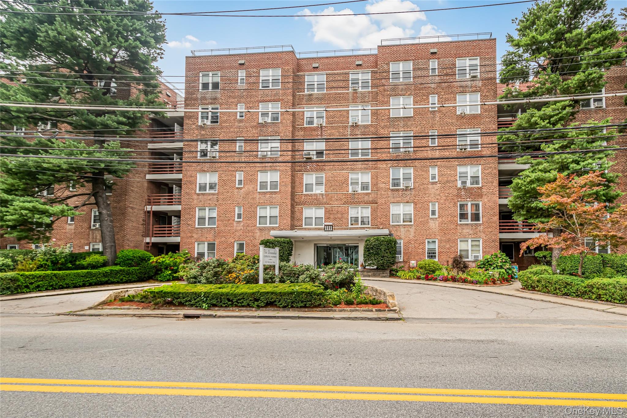 1111 Midland Avenue 4d Property Photo 2