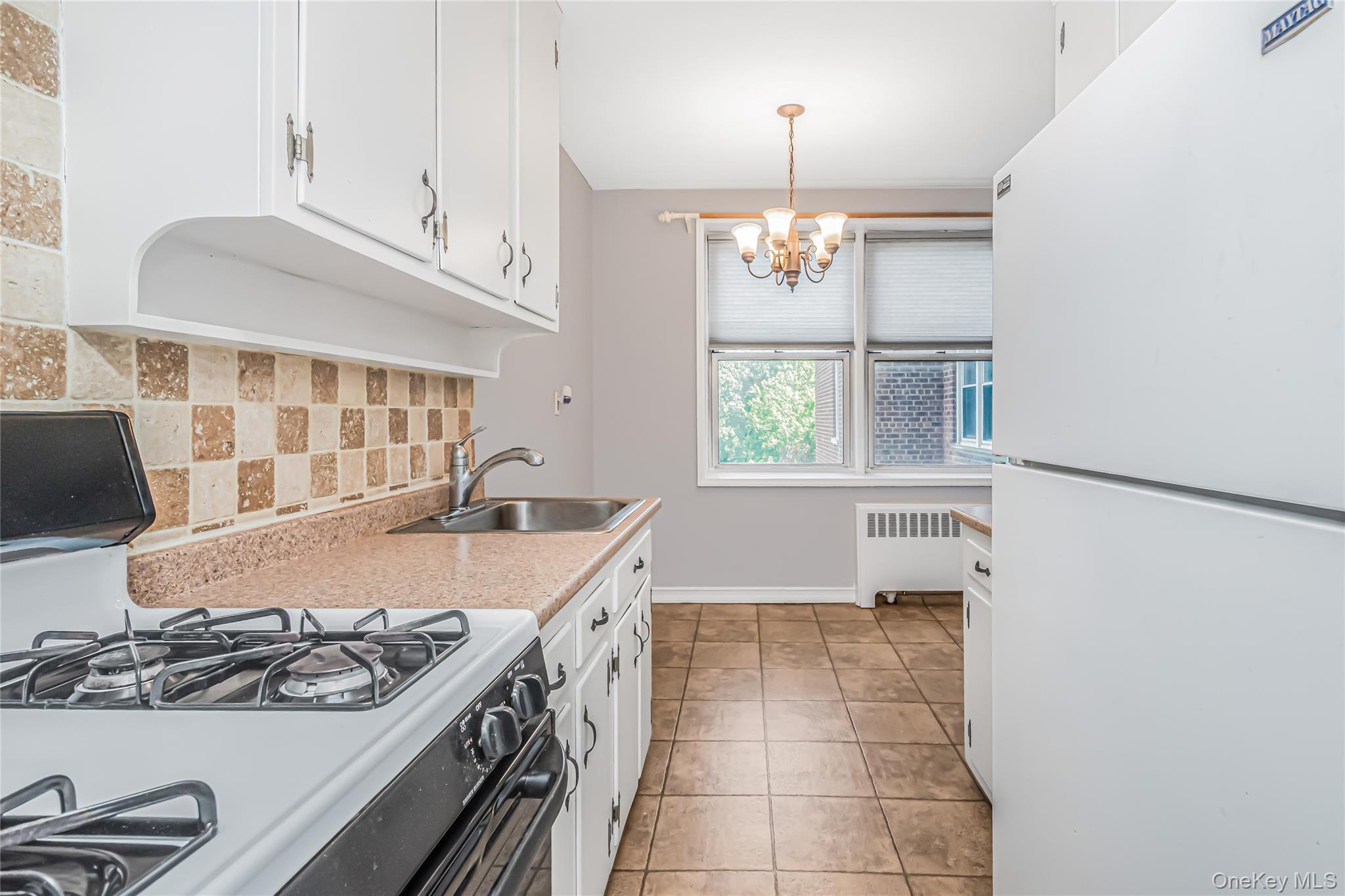 1111 Midland Avenue 4d Property Photo 11