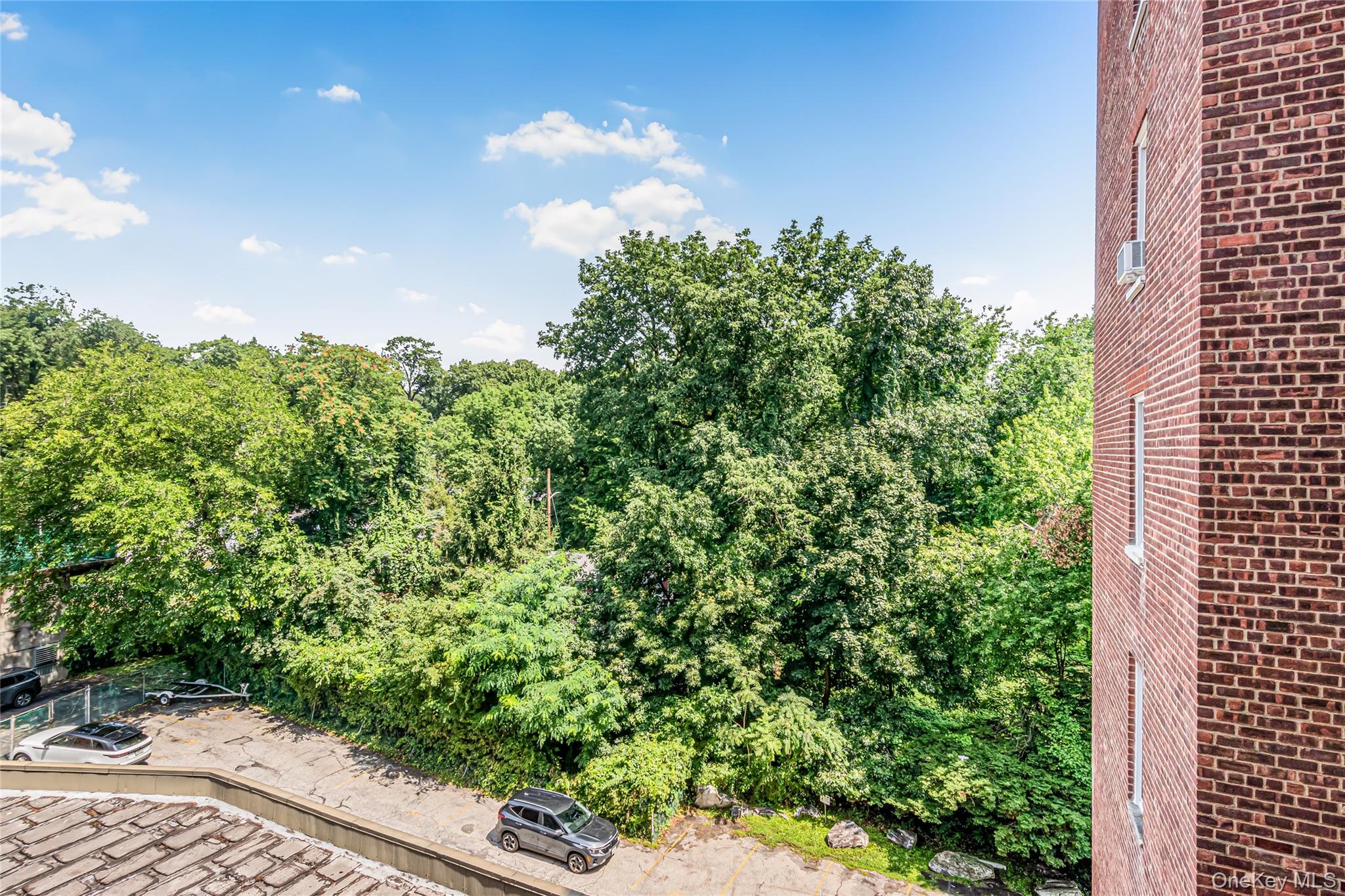 1111 Midland Avenue 4d Property Photo 13