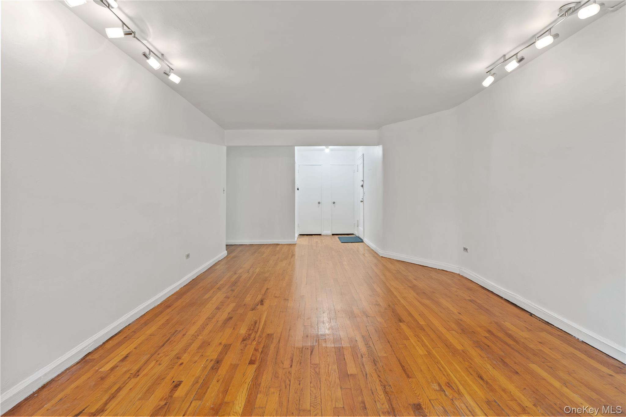 67-25 Clyde Street 2g Property Photo 2