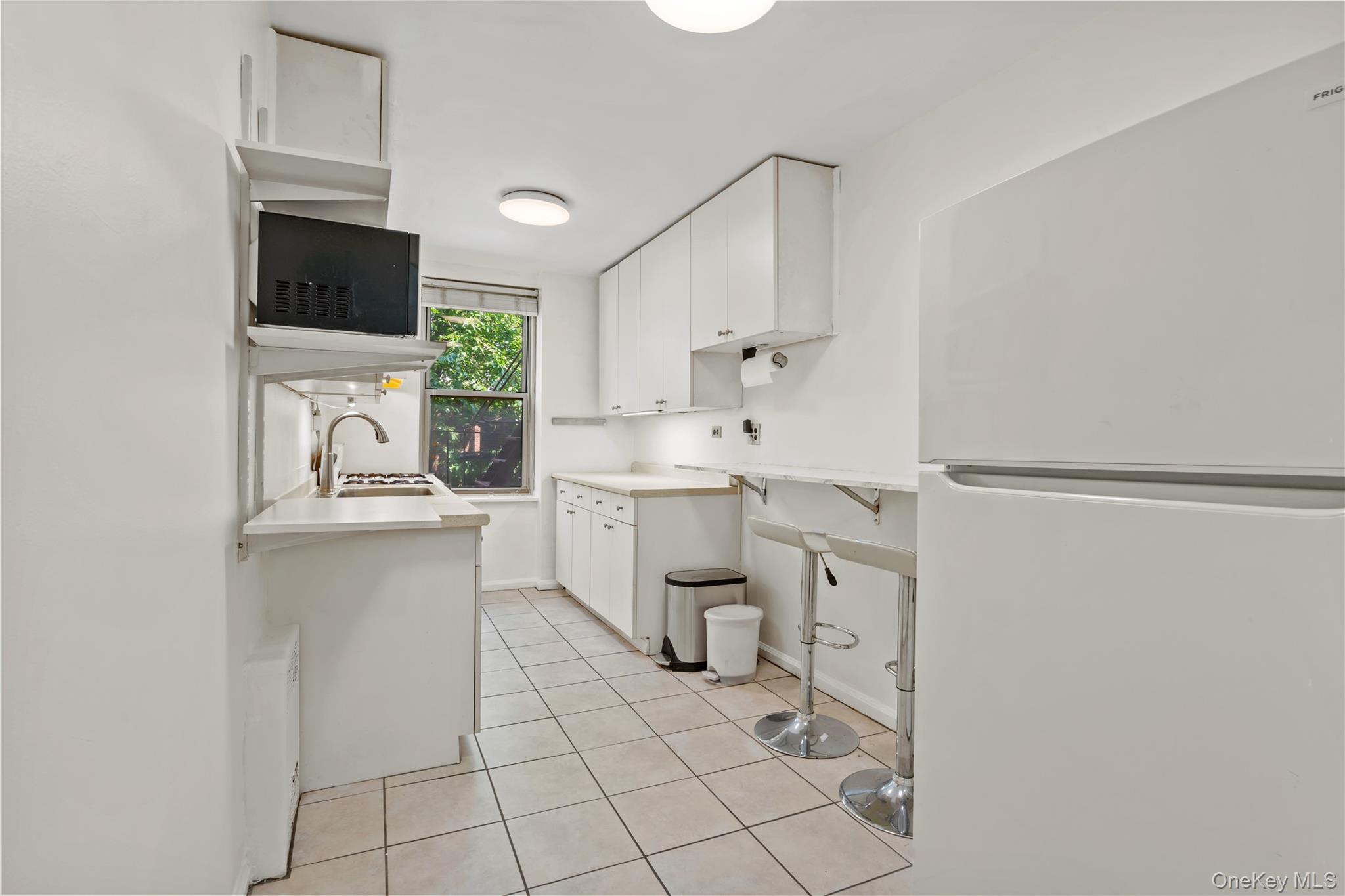 67-25 Clyde Street 2g Property Photo 5