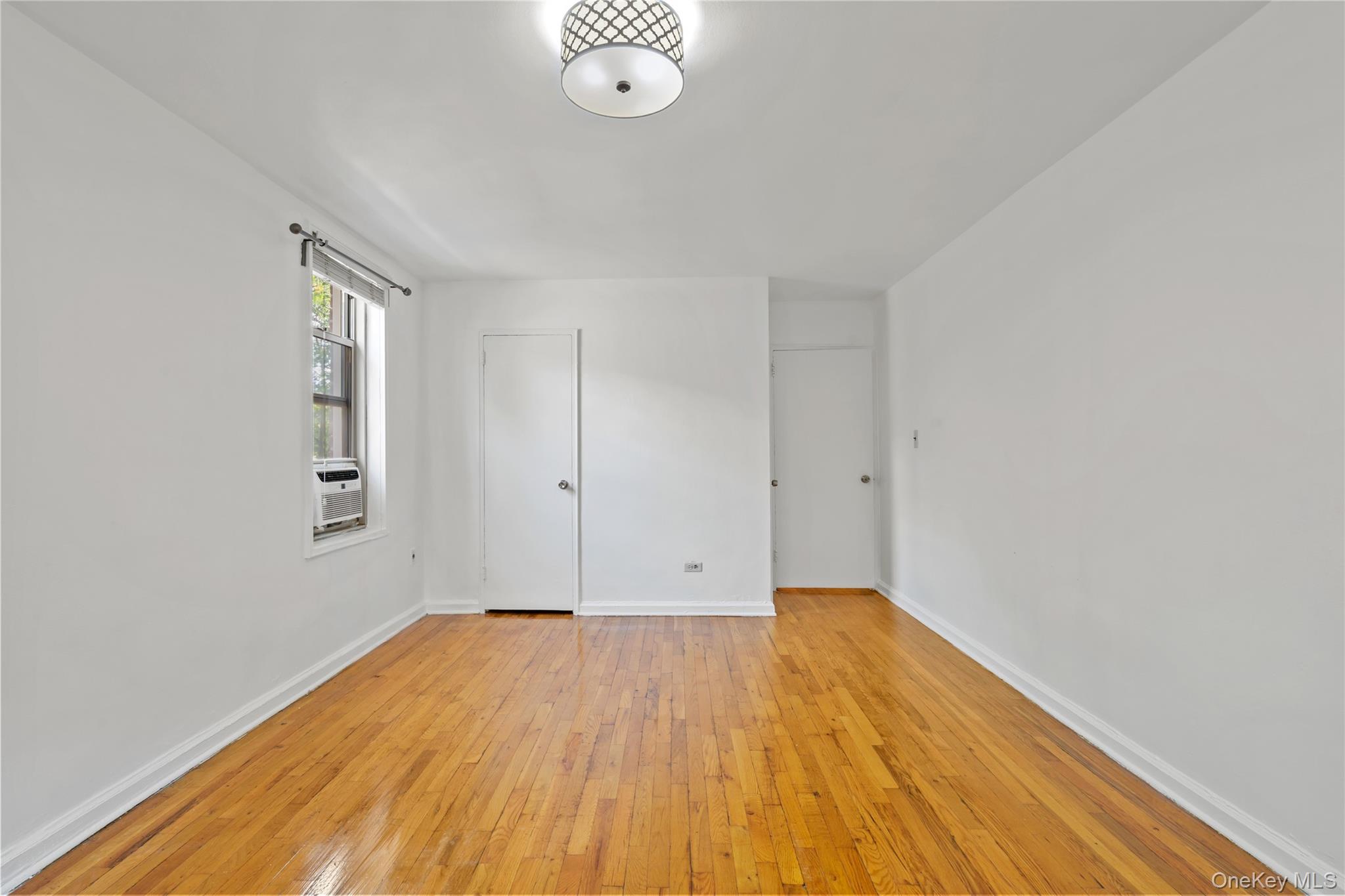 67-25 Clyde Street 2g Property Photo 10