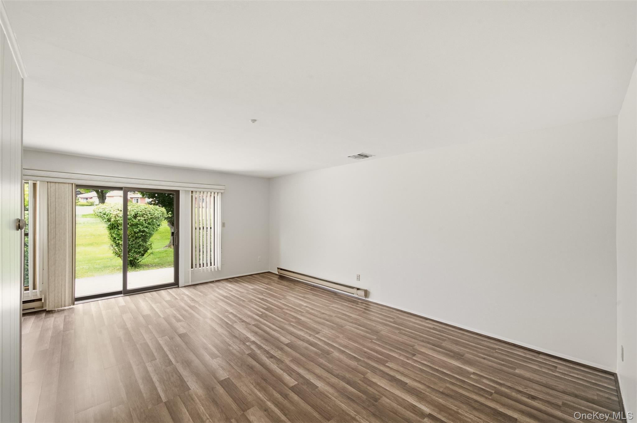 1006 Cabot Path Property Photo 3