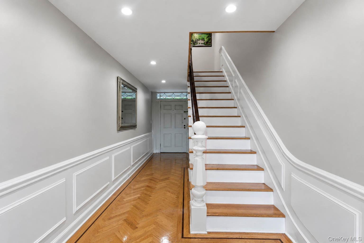 450 Oyster Bay Road Property Photo 5