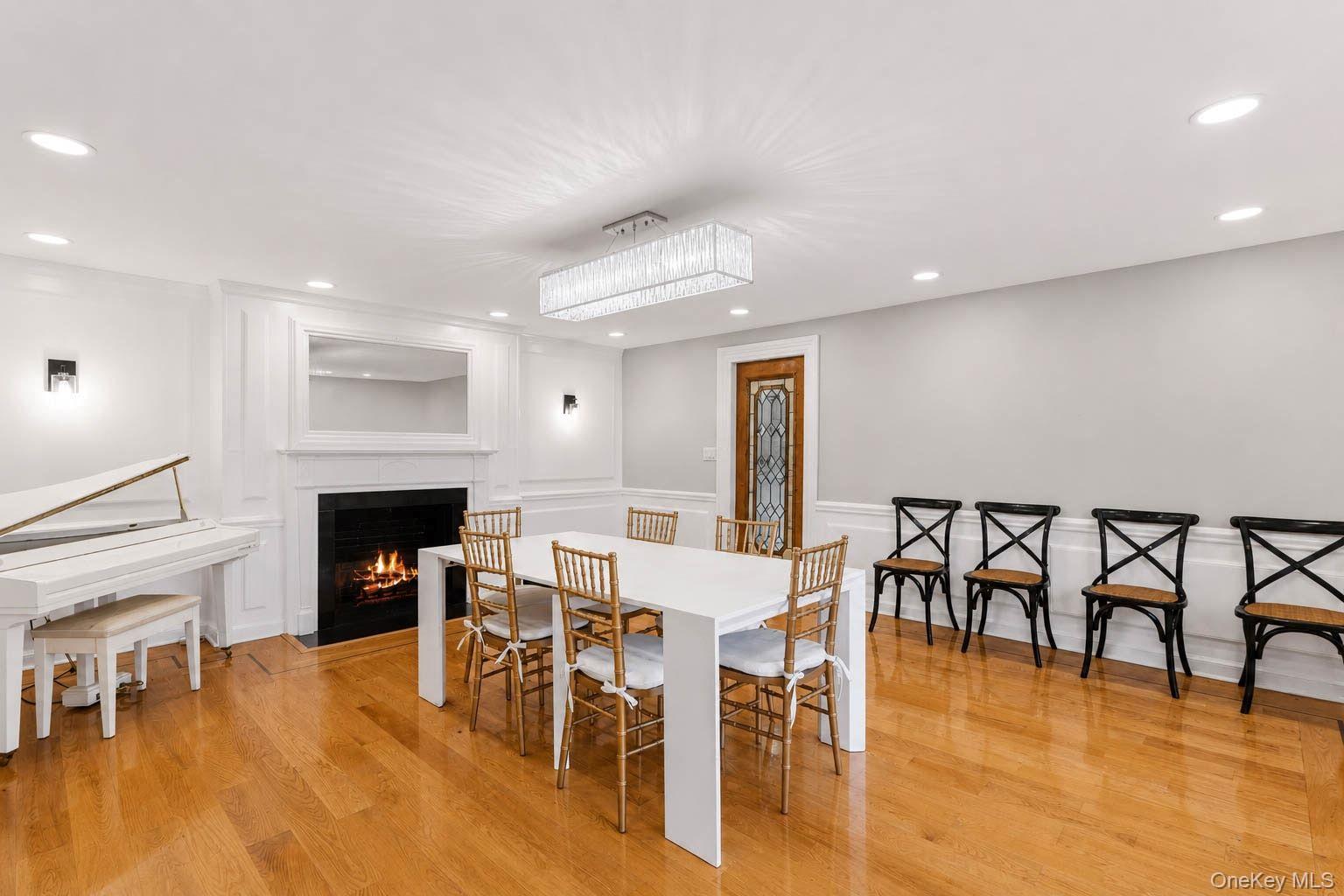 450 Oyster Bay Road Property Photo 6
