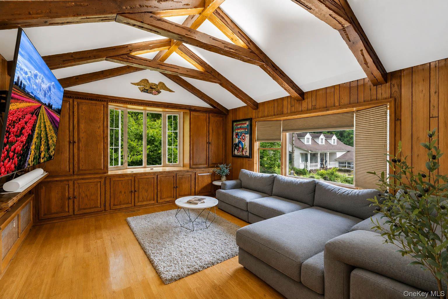 450 Oyster Bay Road Property Photo 12