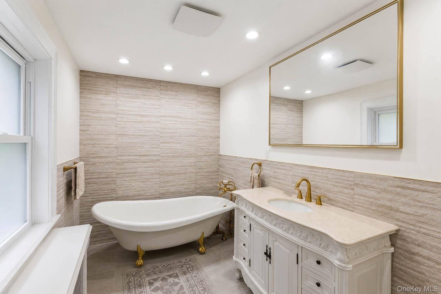 450 Oyster Bay Road Property Photo 16