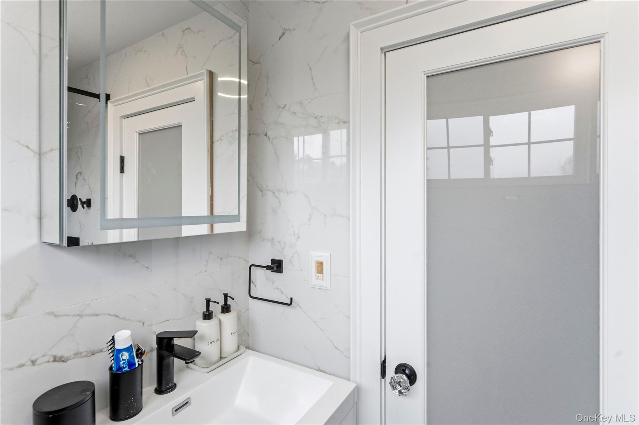 450 Oyster Bay Road Property Photo 19