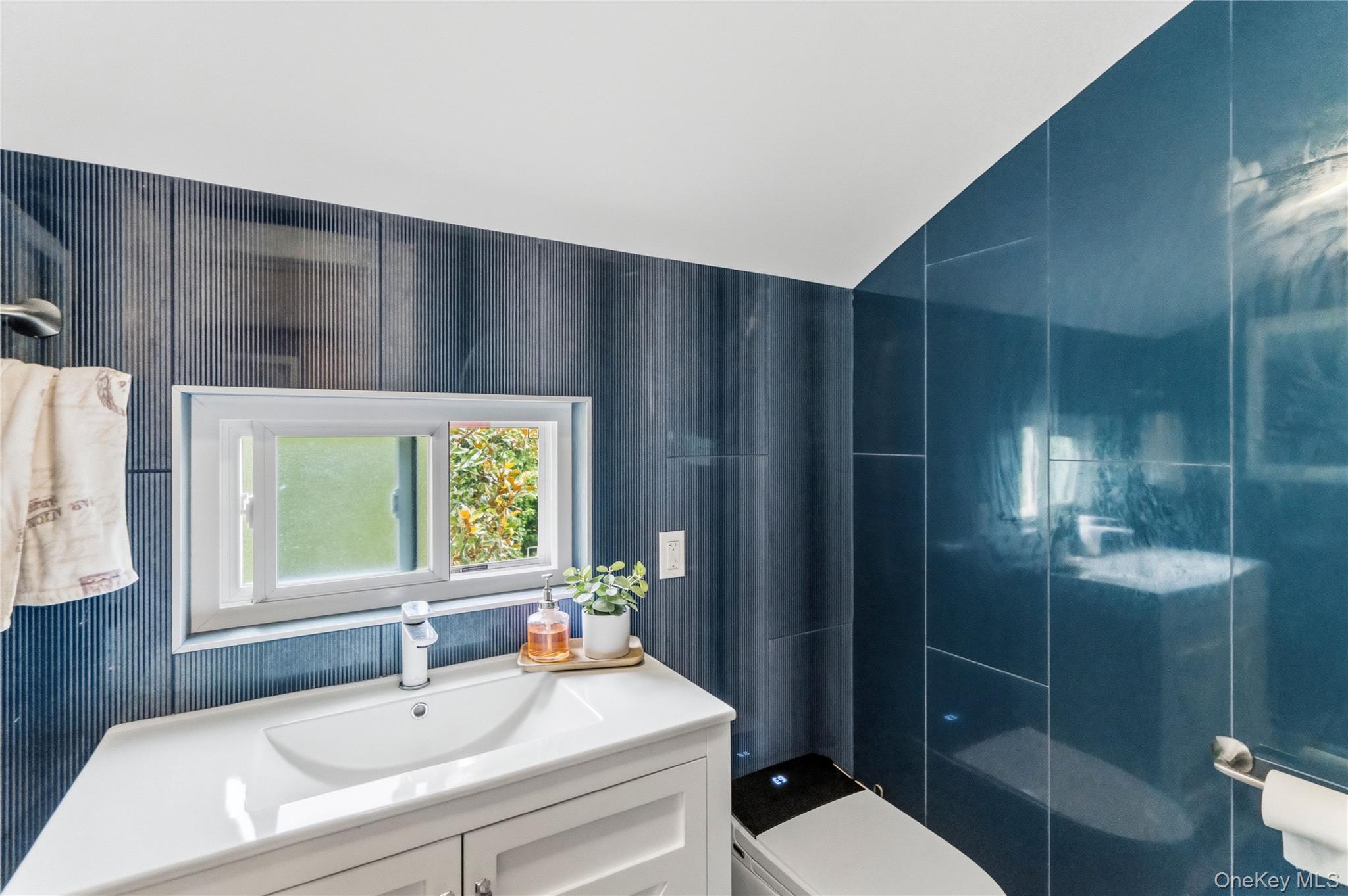 450 Oyster Bay Road Property Photo 22