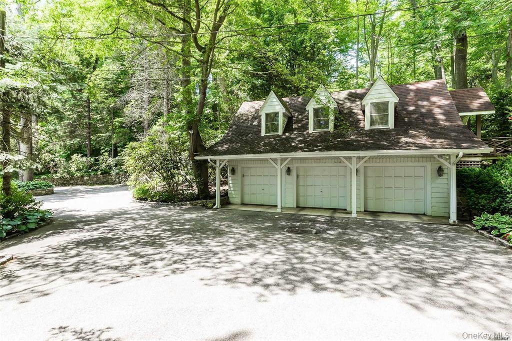 450 Oyster Bay Road Property Photo 24
