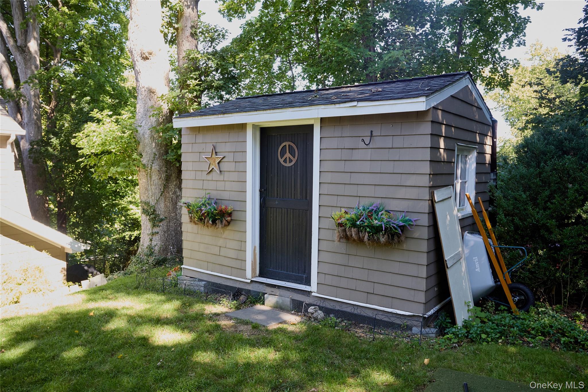22 Hillside Avenue Property Photo 23
