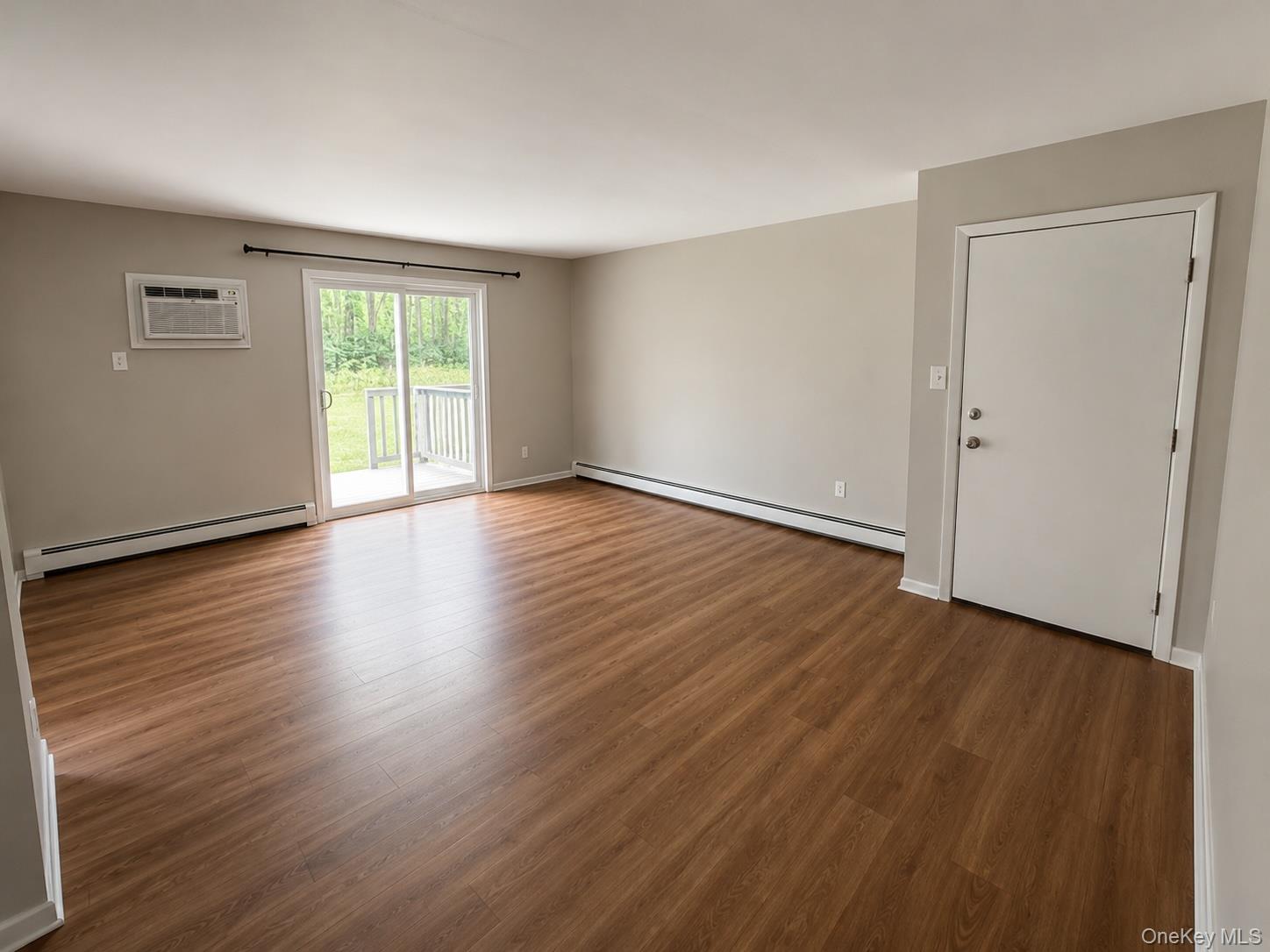 2 Locust Court B Property Photo 1