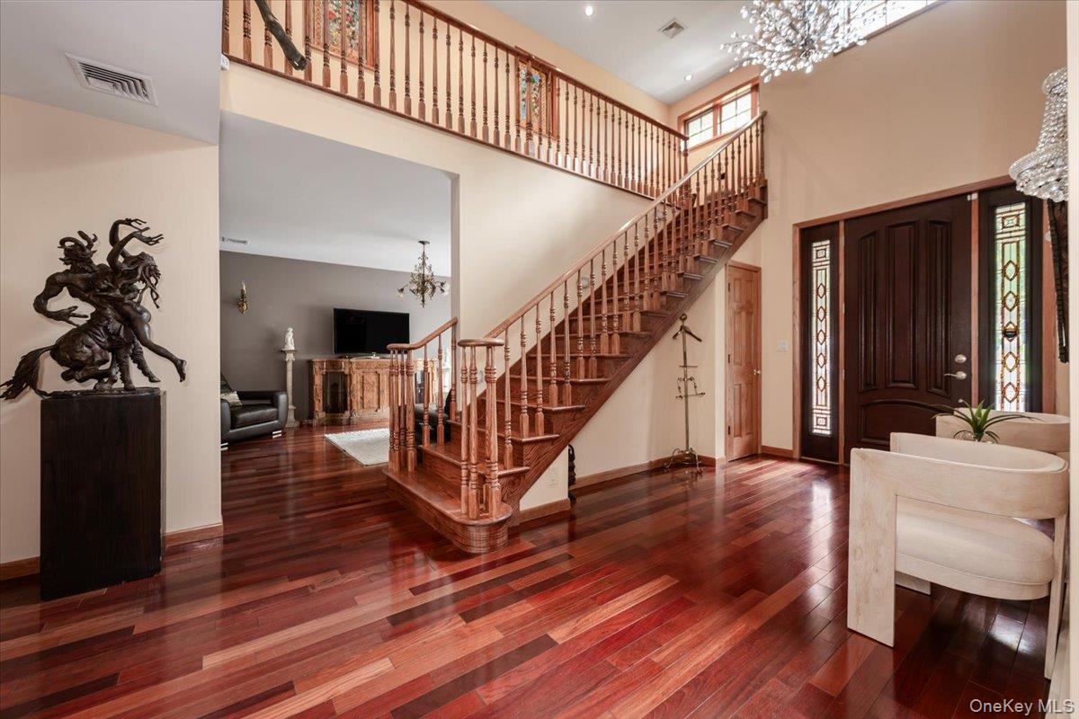 5 Jacquelyn Court Property Photo 6
