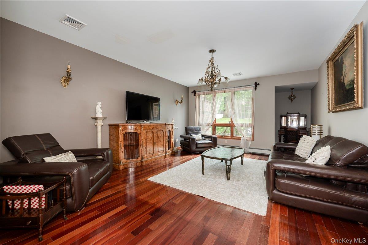 5 Jacquelyn Court Property Photo 20