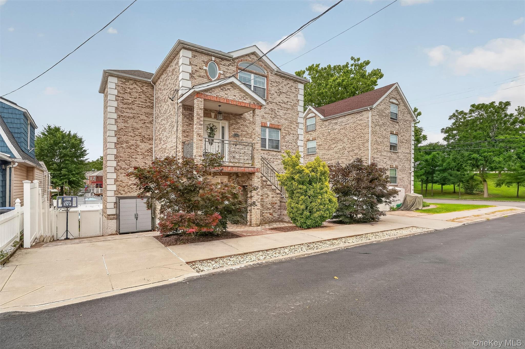 3144 Baisley Avenue Property Photo 2