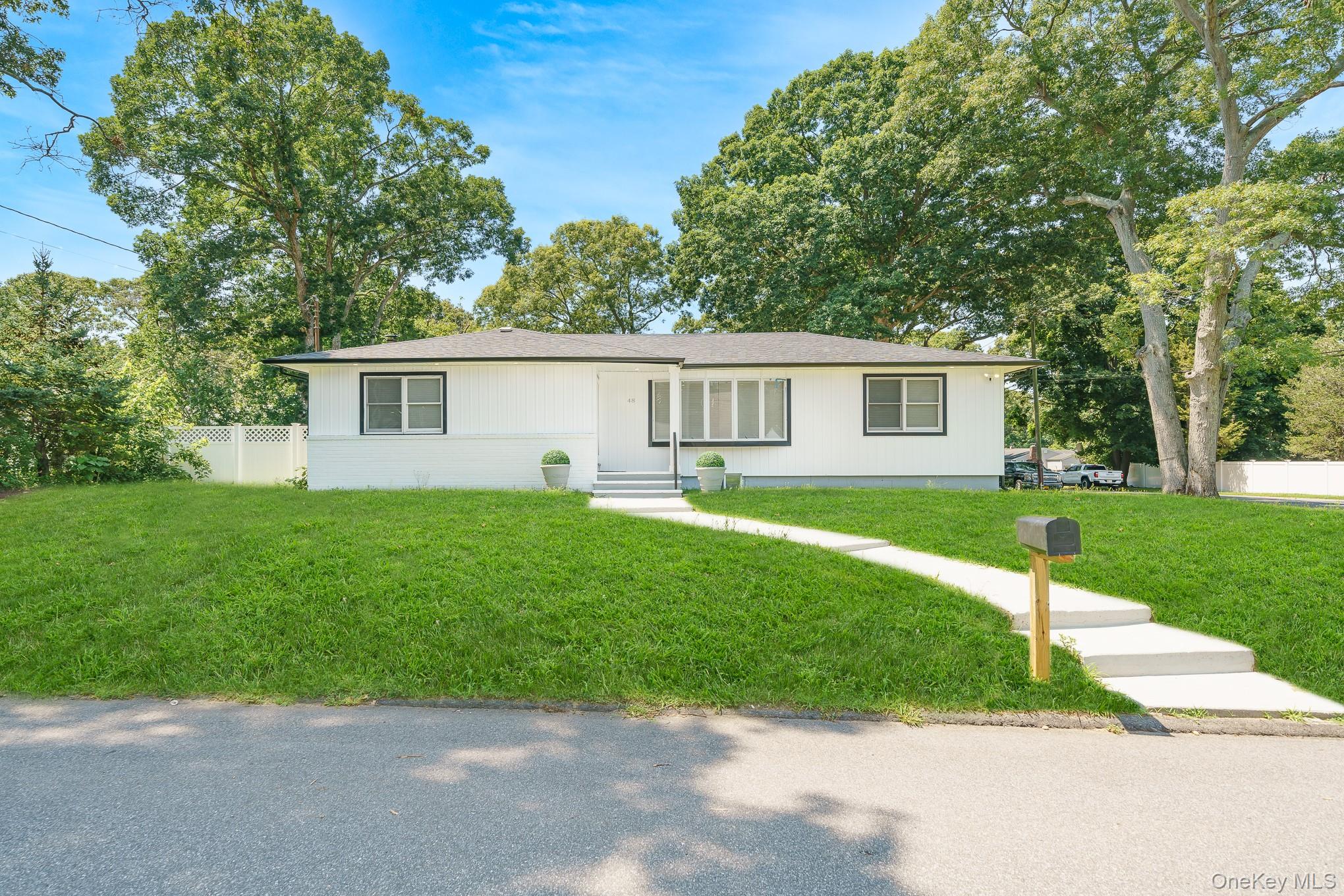 48 Joan Avenue Property Photo 3