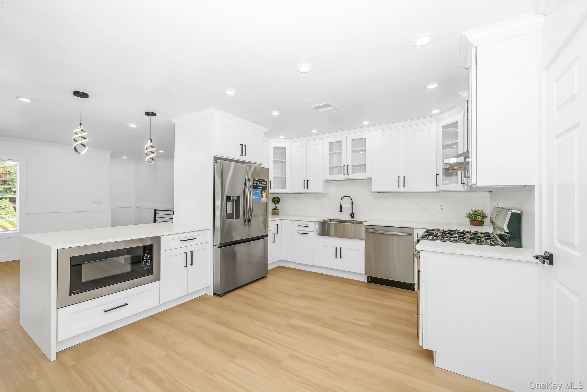 48 Joan Avenue Property Photo 16