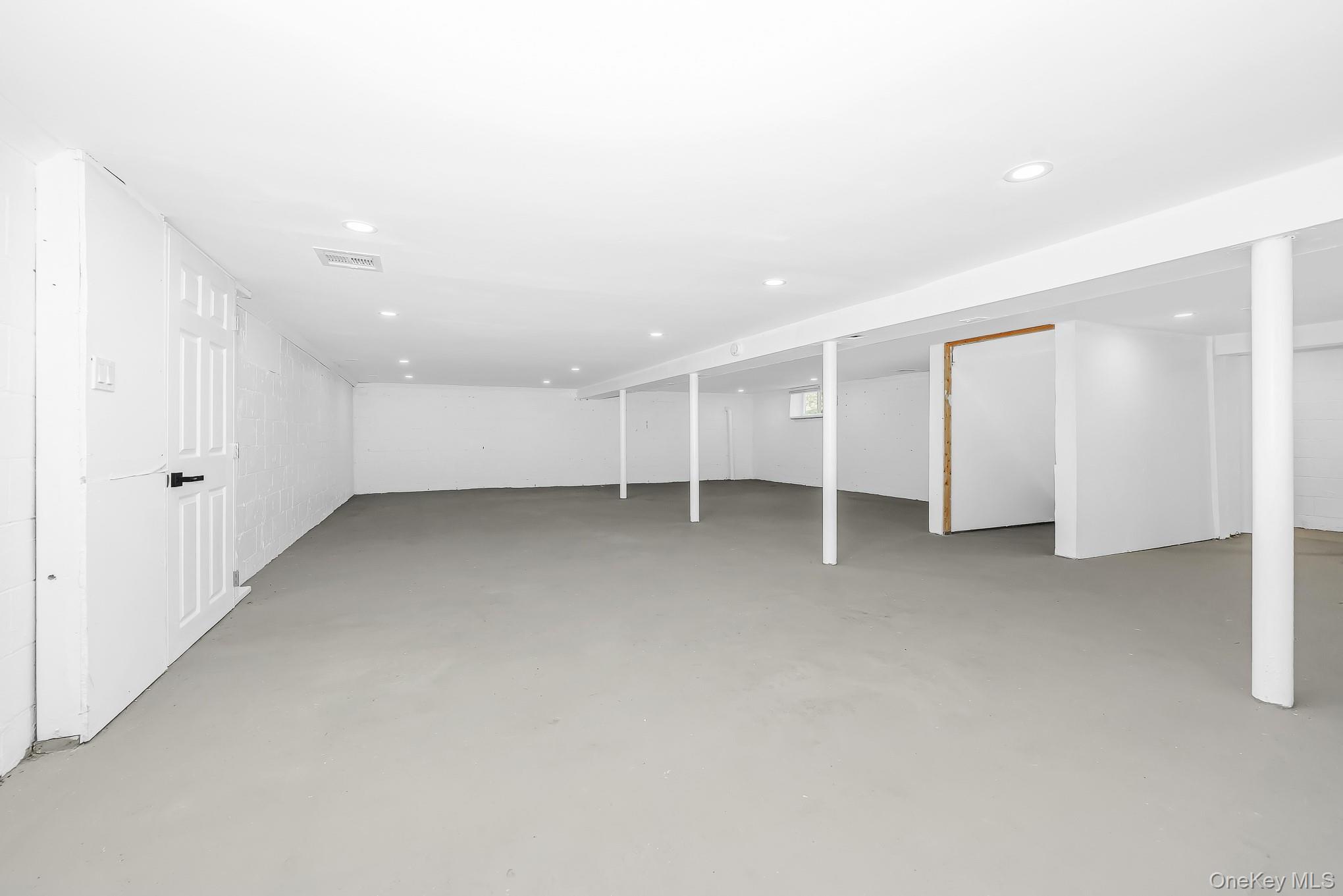 48 Joan Avenue Property Photo 33