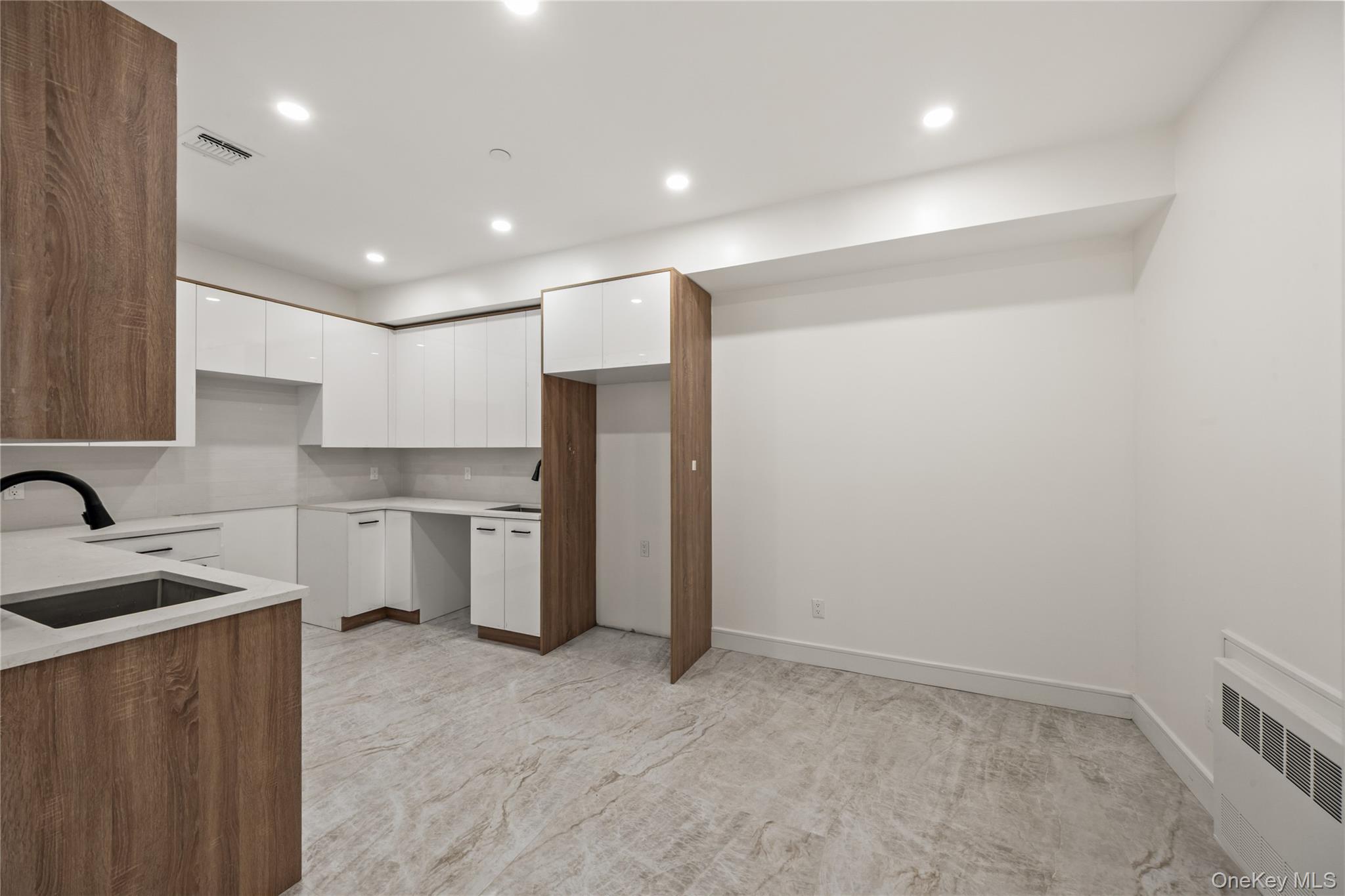 15 Warren Court 101 Property Photo 11